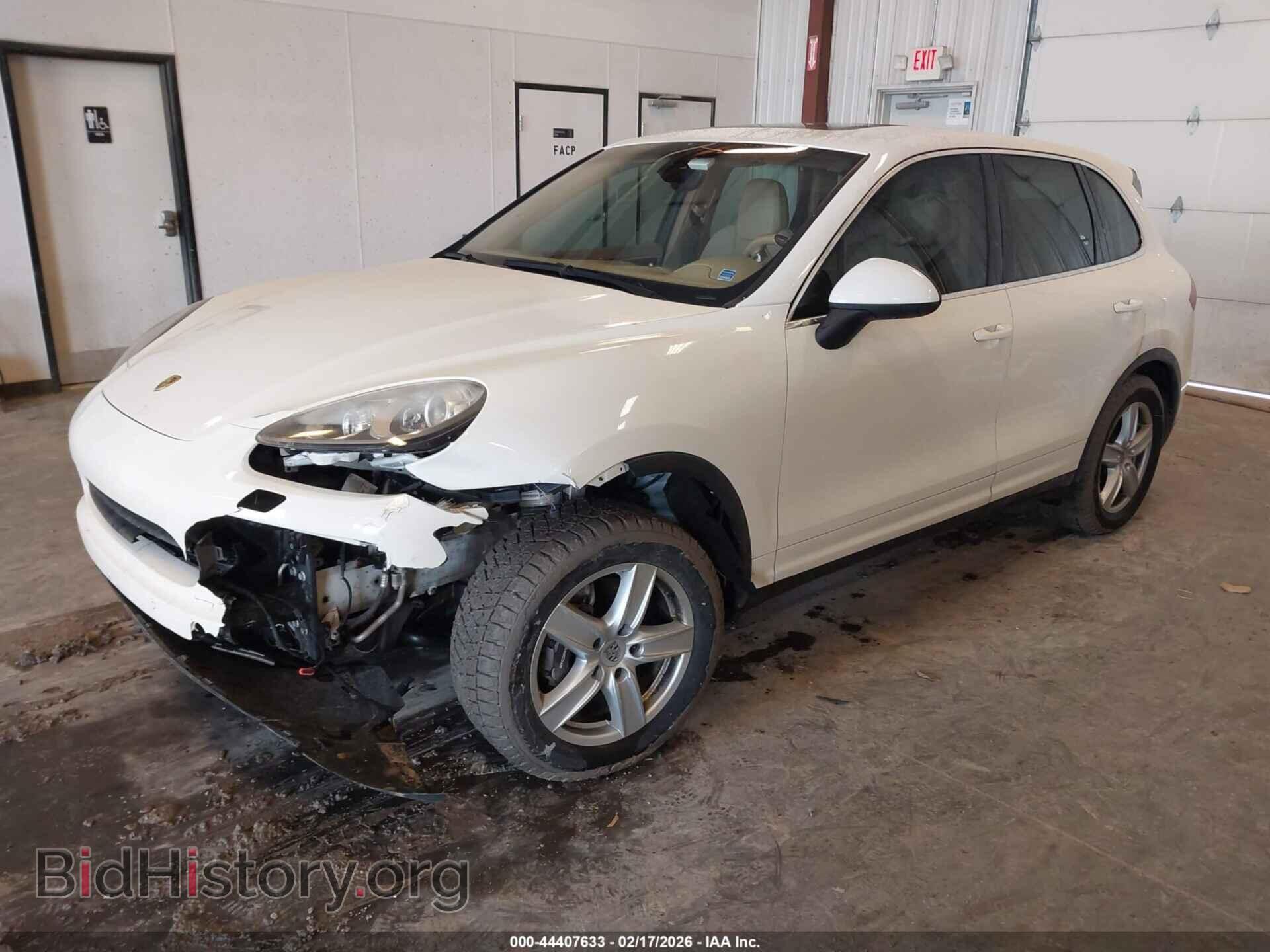 2011 PORSCHE CAYENNE - VIN: WP1AA2A29BLA09910 - Photo 2