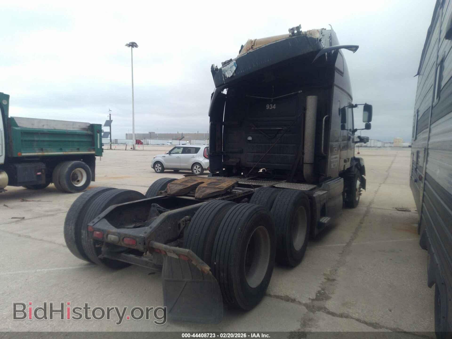 2012 VOLVO VN - VIN: 4V4NC9EJ0CN542617 - Фото 4