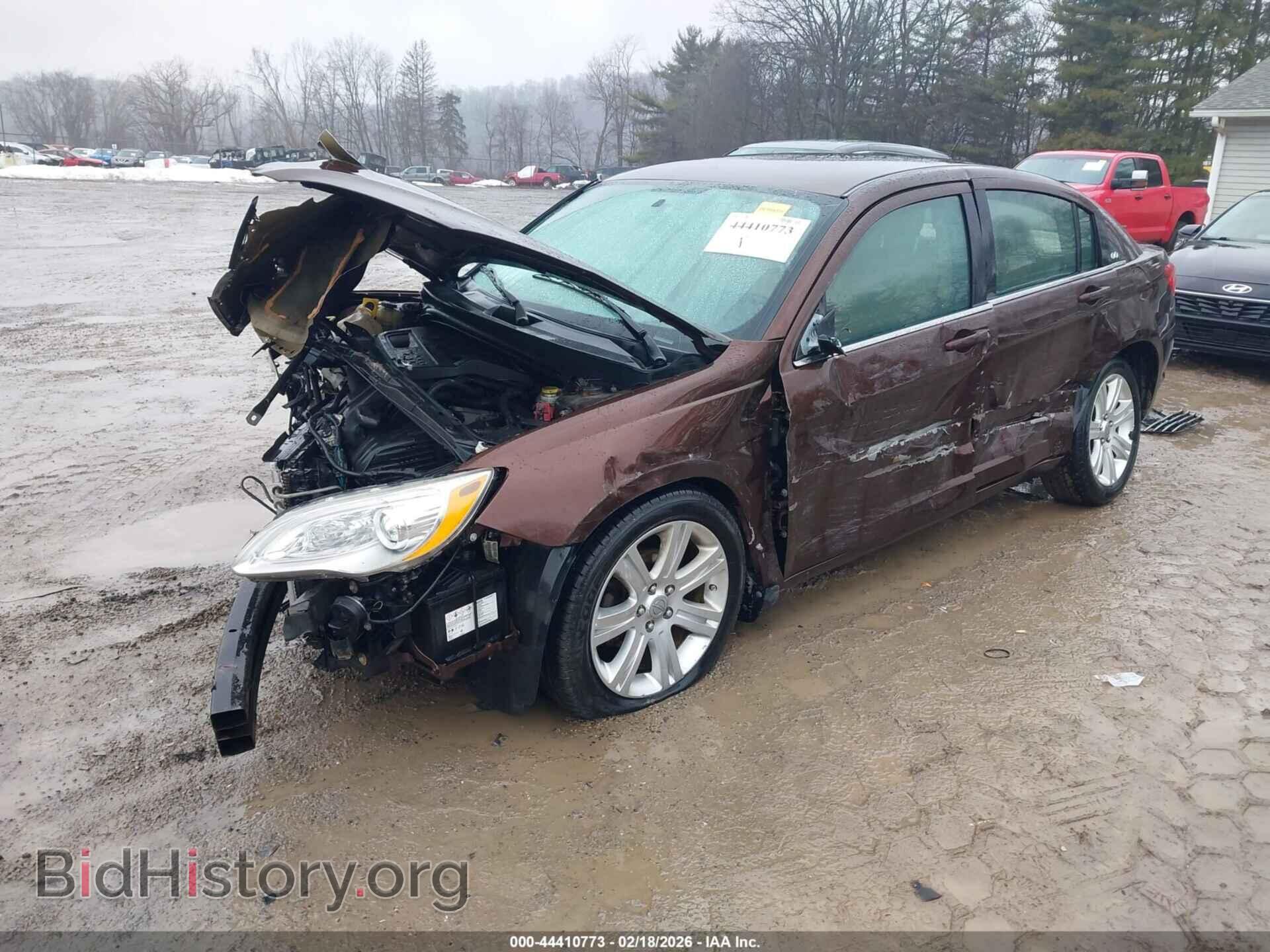 2013 CHRYSLER 200 - VIN: 1C3CCBBBXDN579400 - Фото 2