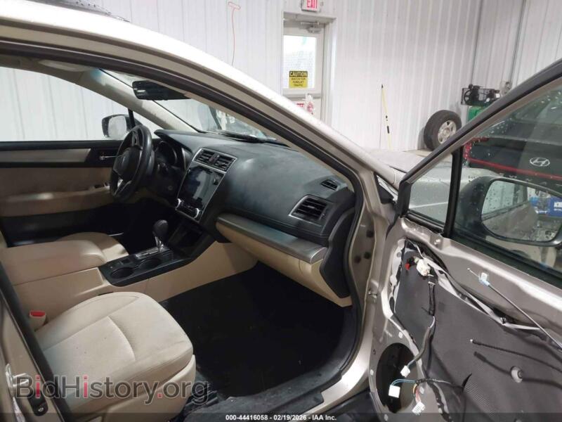 2018 Subaru OUTBACK (VIN 4S4BSAFC8J3358565) — photo 5 of 17
