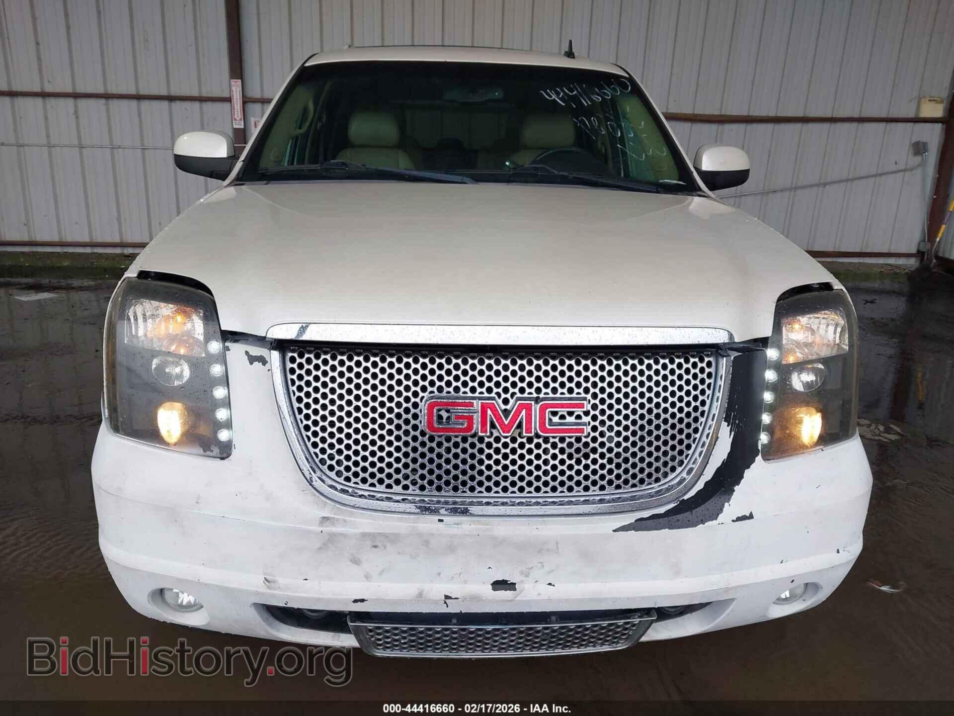 2011 GMC YUKON - VIN: 1GKS2EEF3BR120228 - Photo 6