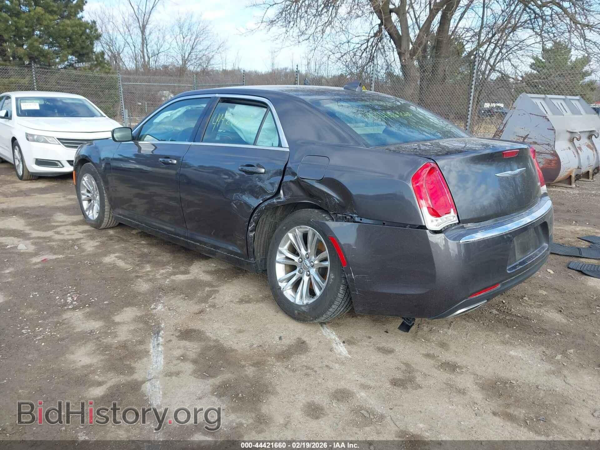 2017 CHRYSLER 300 - VIN: 2C3CCAAG6HH599570 - Фото 3