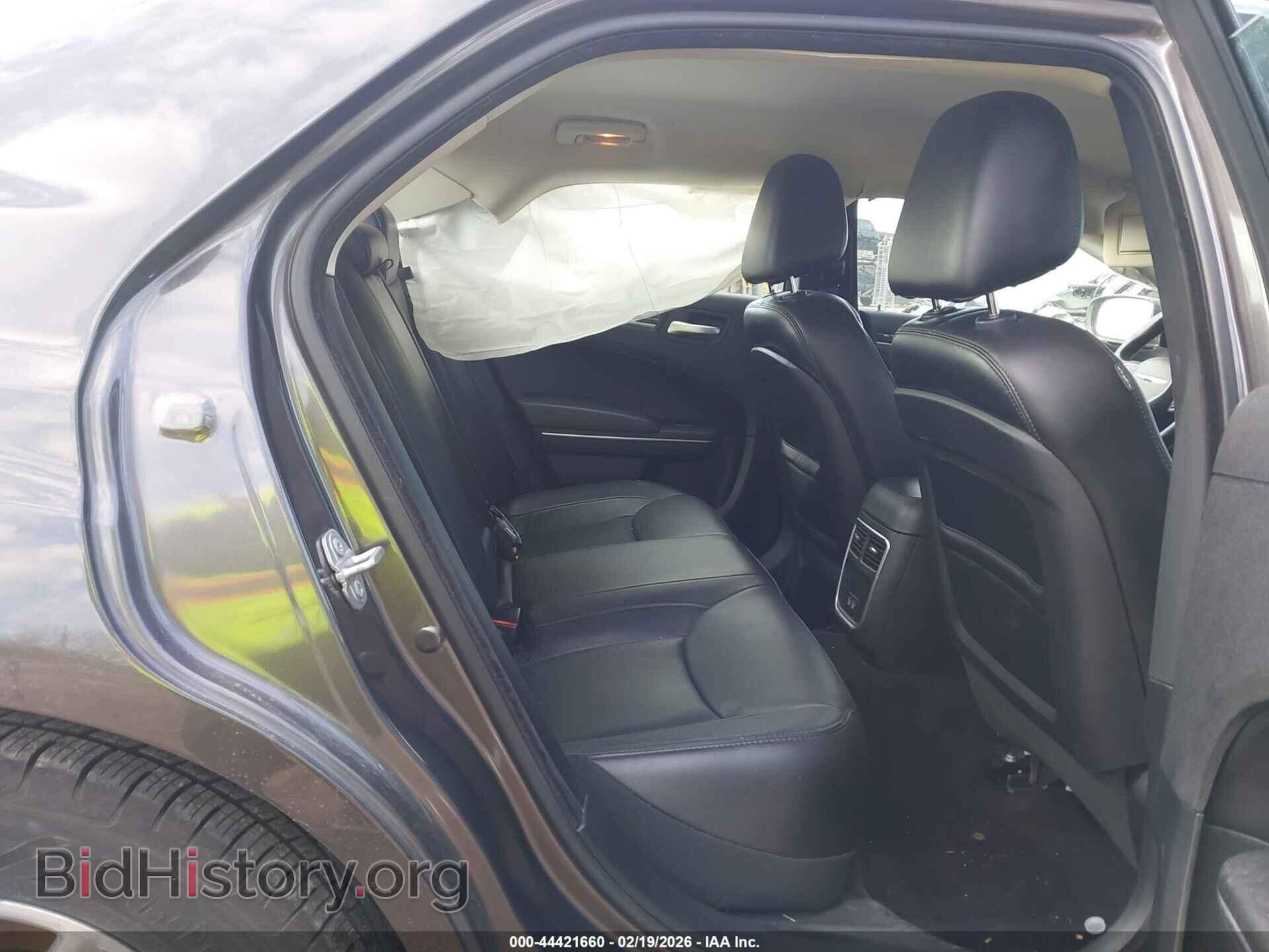 2017 CHRYSLER 300 - VIN: 2C3CCAAG6HH599570 - Фото 8
