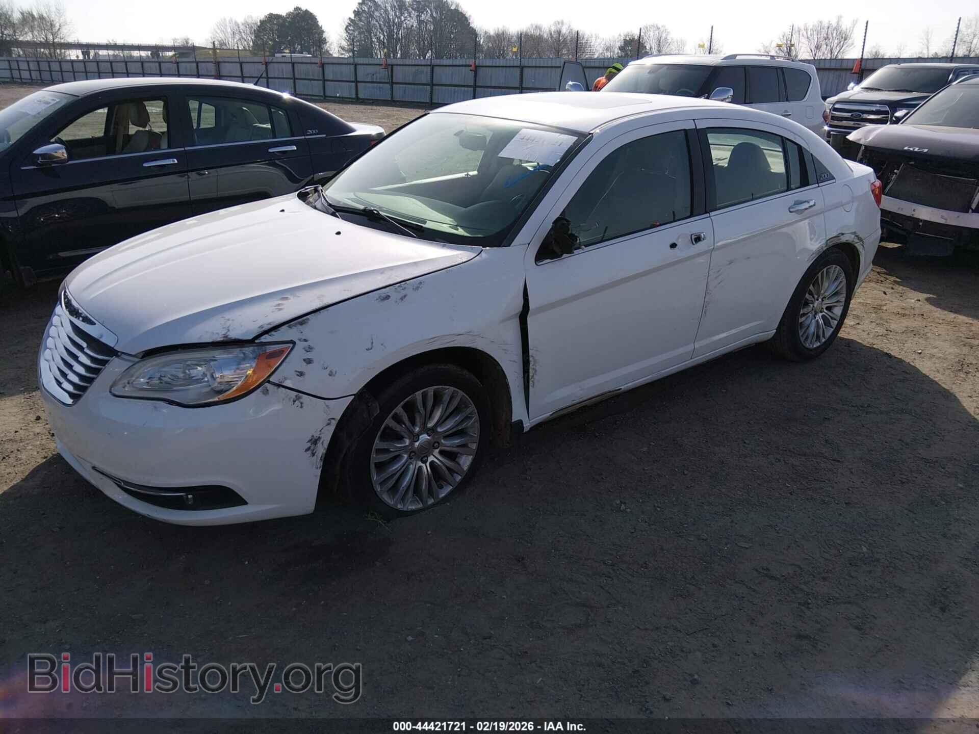 2013 CHRYSLER 200 - VIN: 1C3CCBCG7DN684745 - Фото 2