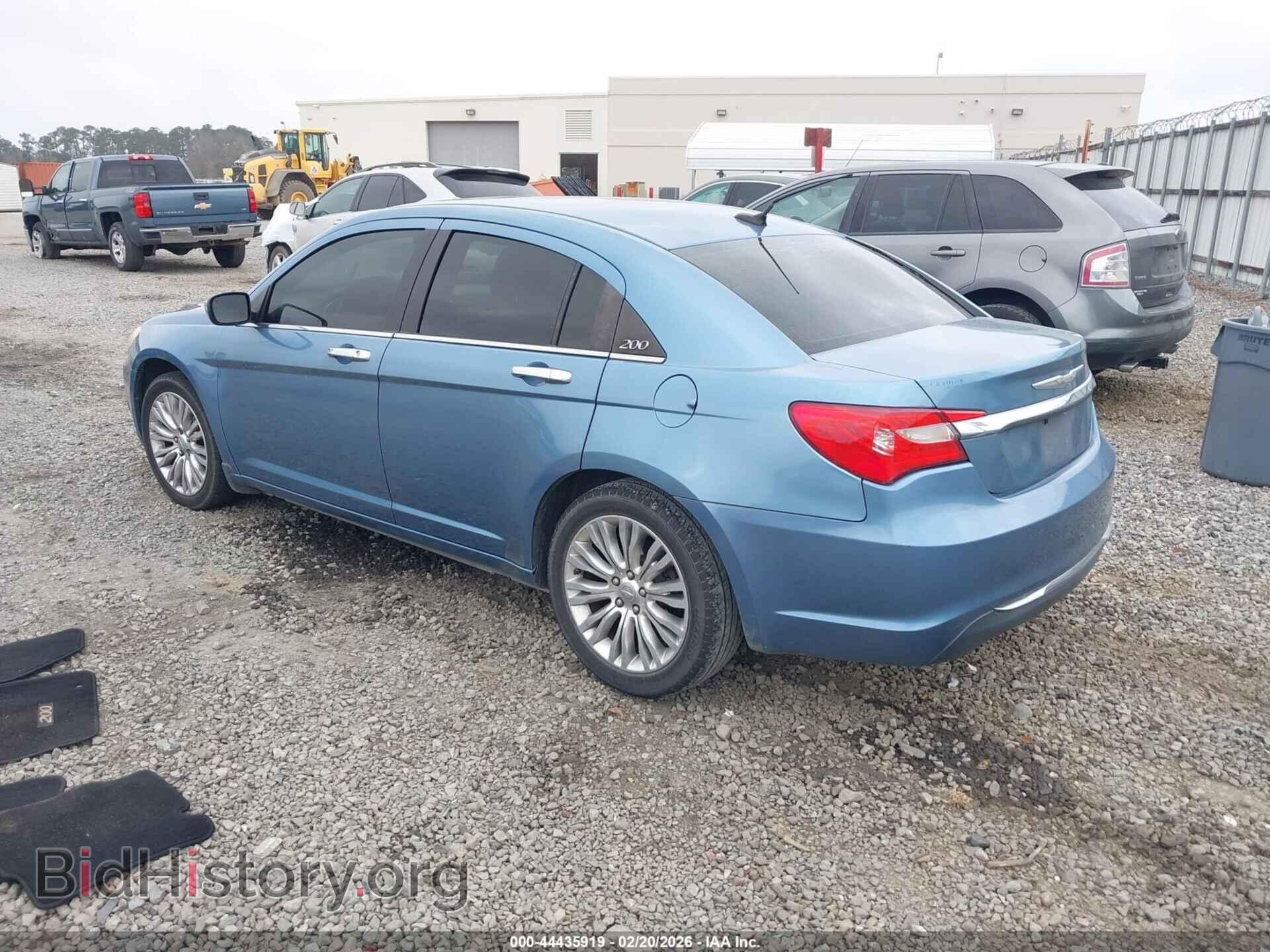 2011 CHRYSLER 200 - VIN: 1C3BC2FB8BN583075 - Photo 3