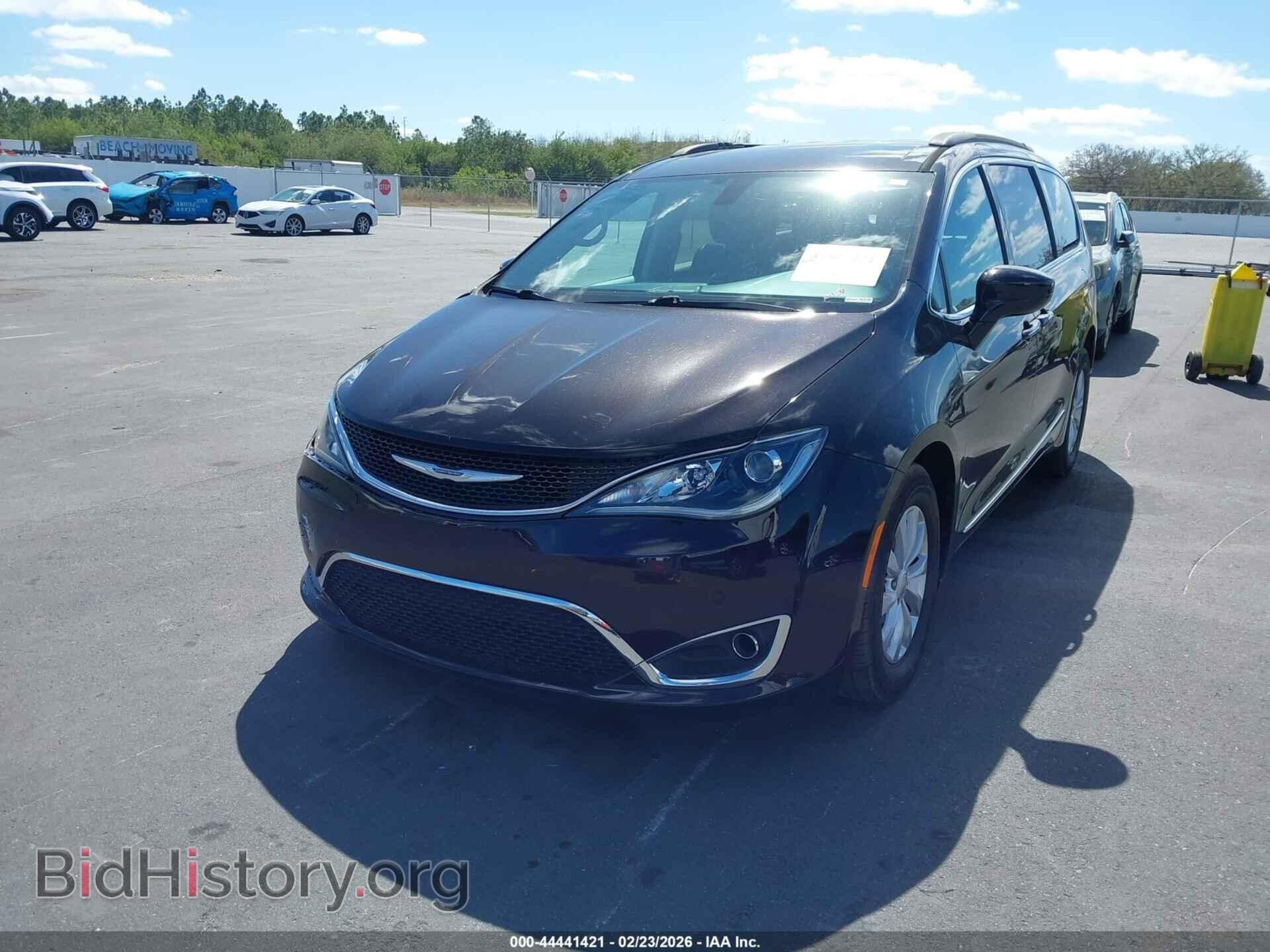 2017 CHRYSLER PACIFICA - VIN: 2C4RC1BG8HR527090 - Фото 2