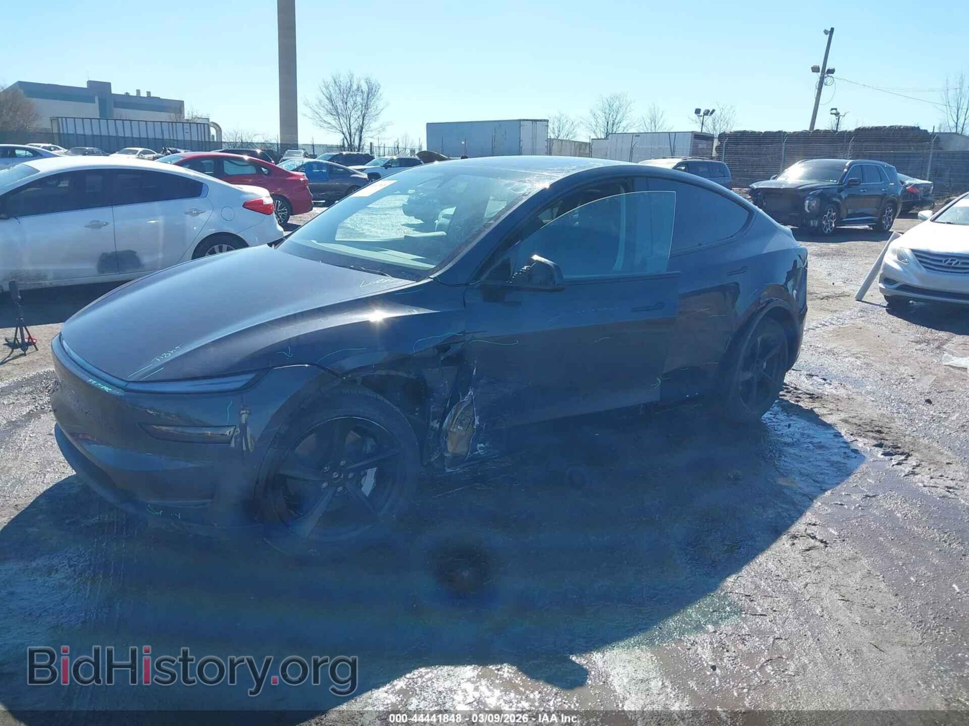 2026 TESLA MODEL Y - VIN: 7SAYGDEE2TF367677 - Фото 2