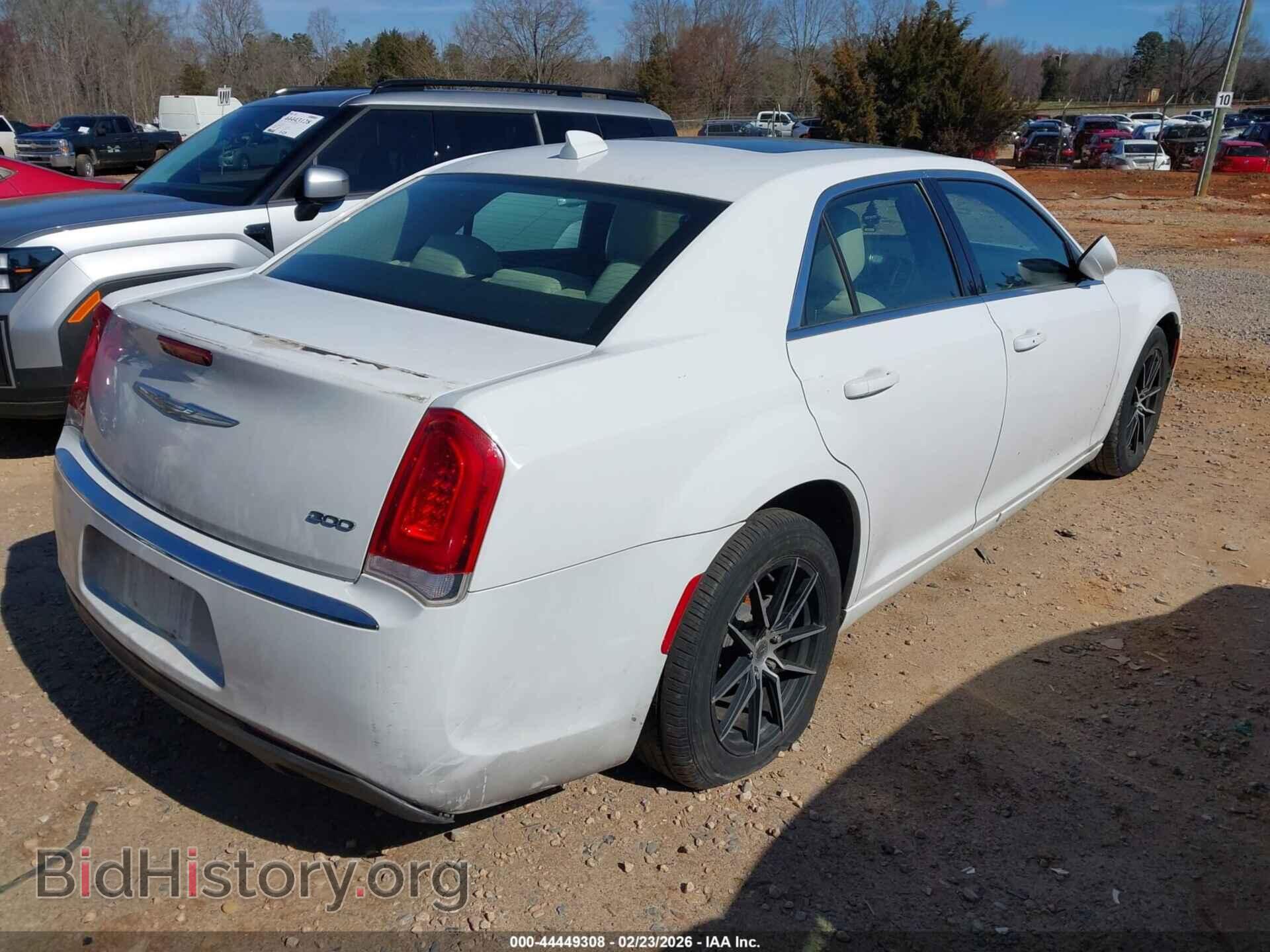2017 CHRYSLER 300 - VIN: 2C3CCAAG3HH645954 - Фото 4