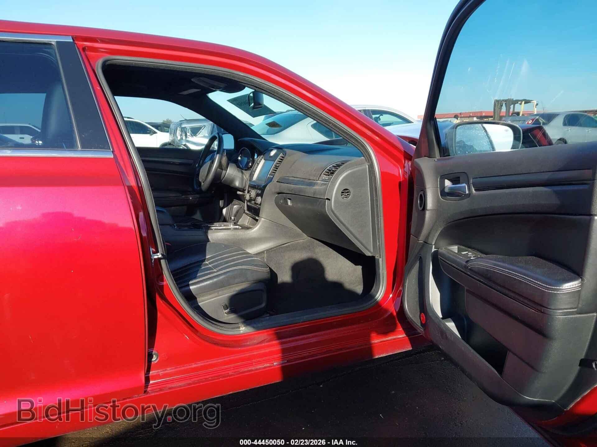 2014 CHRYSLER 300 - VIN: 2C3CCABT4EH100899 - Фото 5