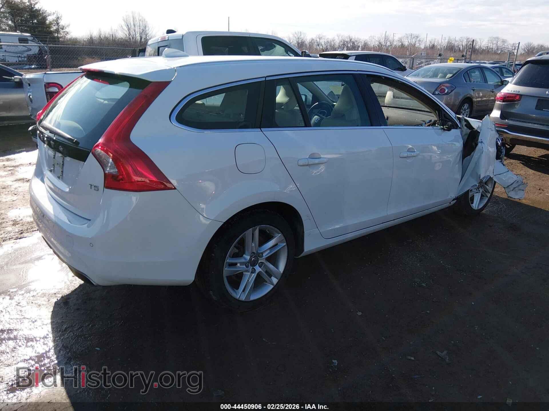 2015 VOLVO V60 - VIN: YV140MEC9F1197355 - Фото 4