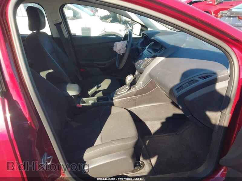 2016 Ford FOCUS (VIN 1FADP3F28GL337117) — photo 5 of 11