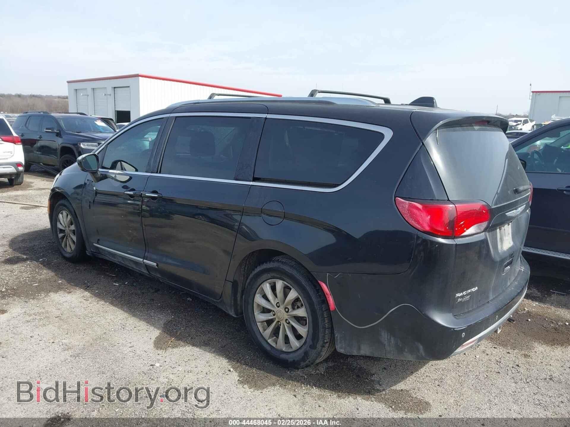 2018 CHRYSLER PACIFICA - VIN: 2C4RC1BG2JR132425 - Фото 3