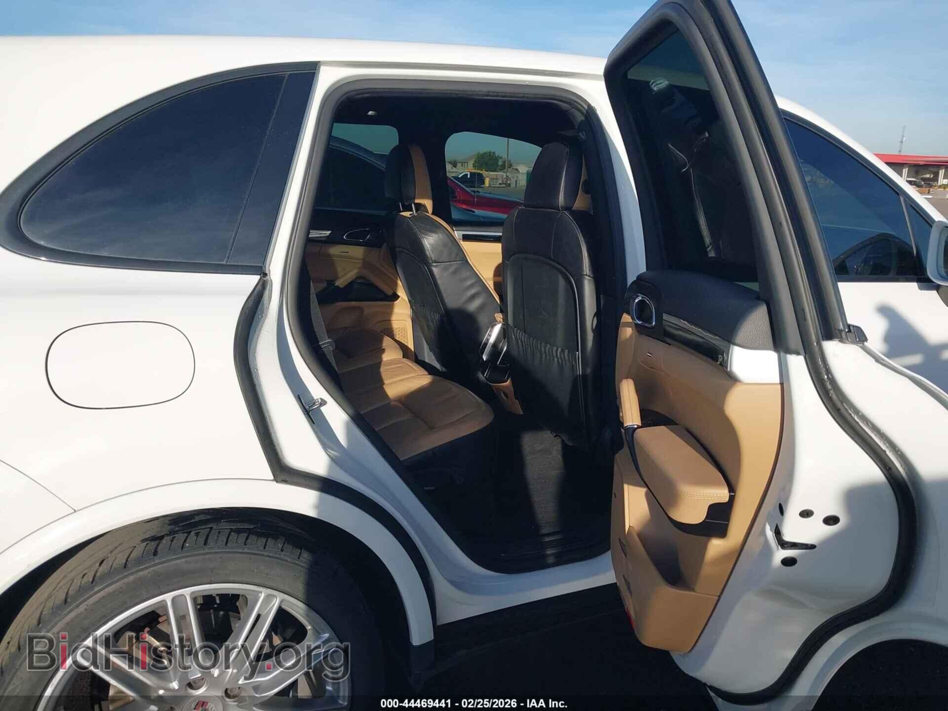 2017 PORSCHE CAYENNE - VIN: WP1AA2A21HKA91128 - Фото 8