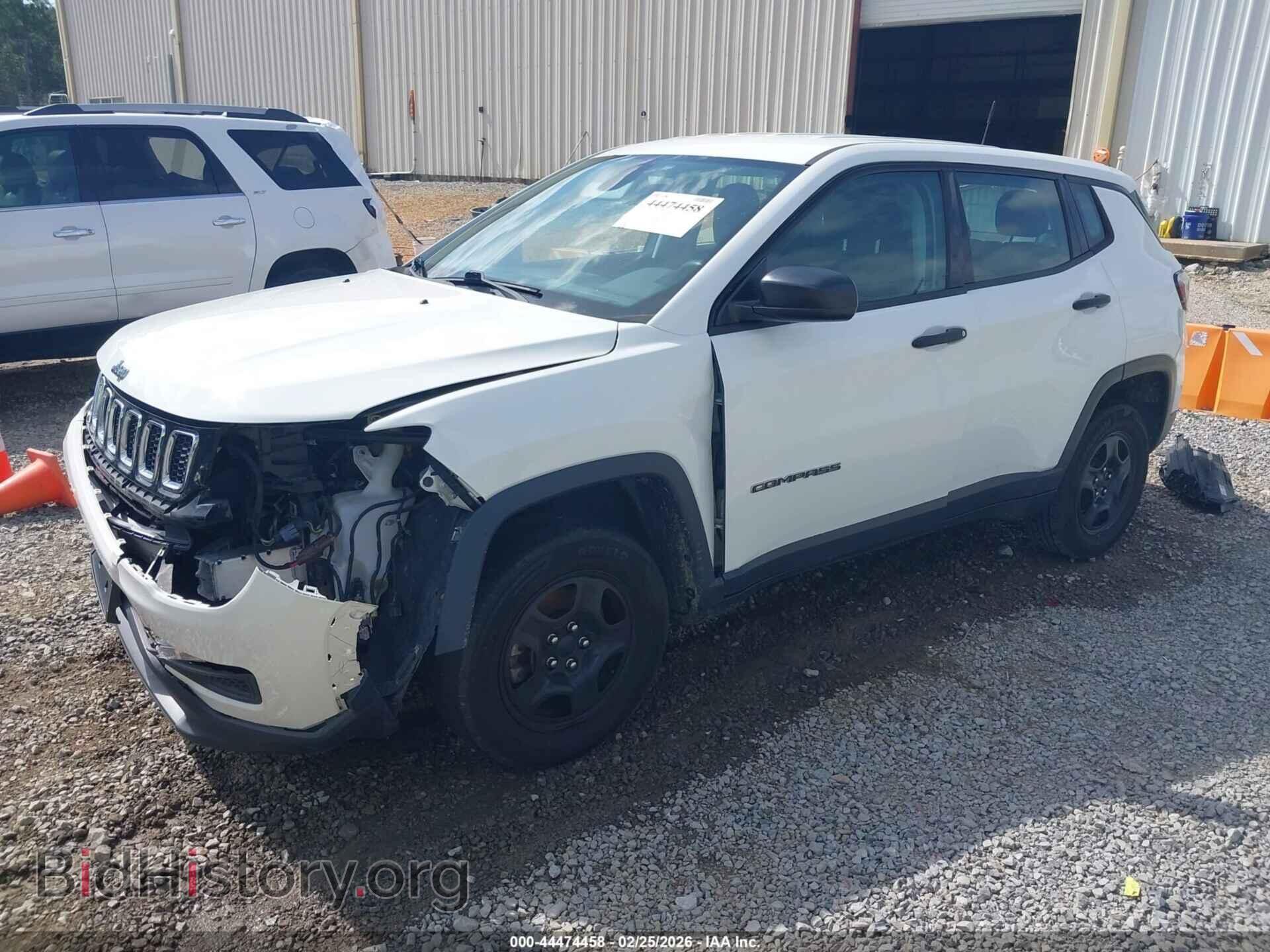 2018 JEEP COMPASS - VIN: 3C4NJDAB0JT190882 - Фото 2