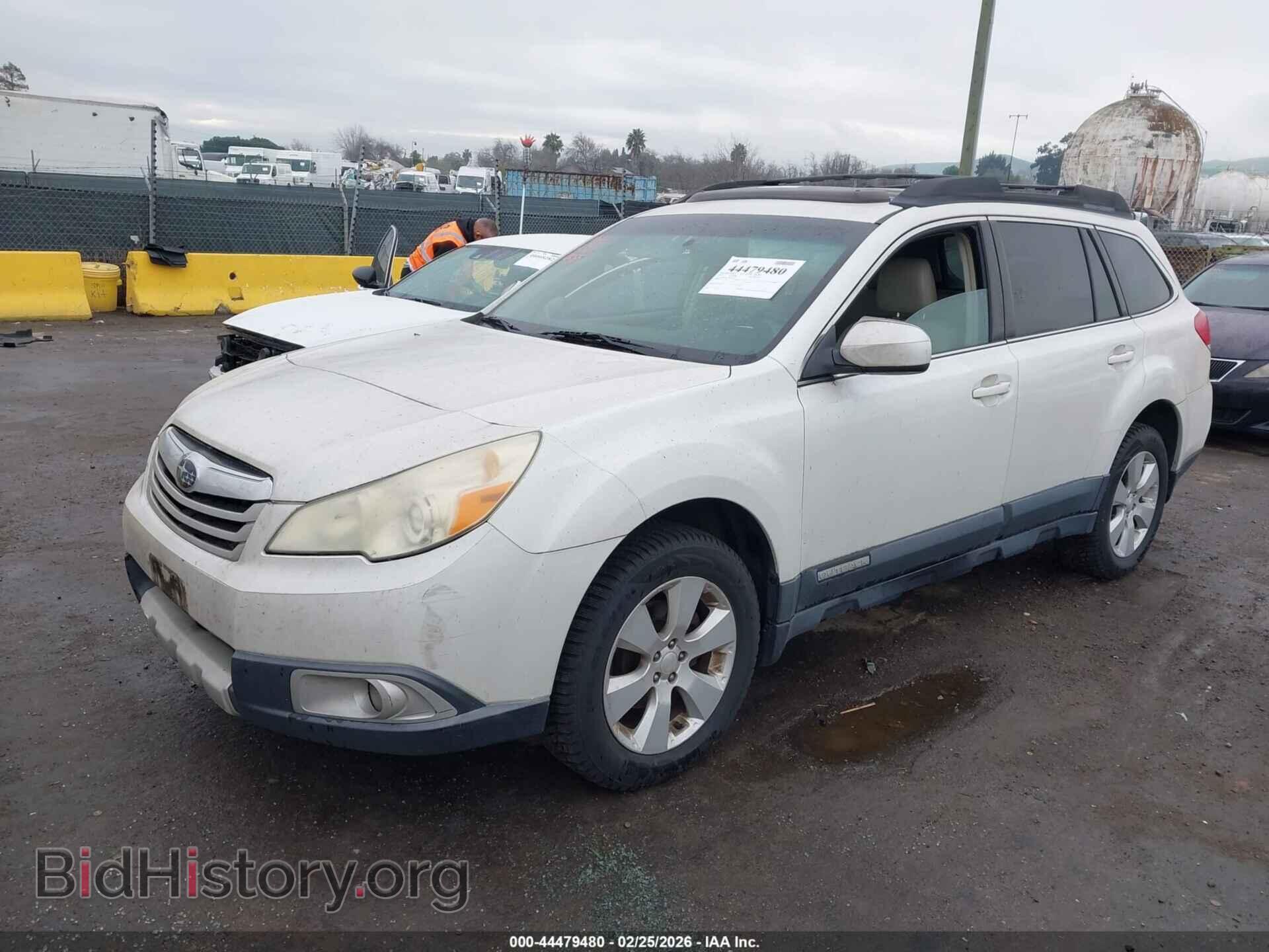 2011 SUBARU OUTBACK - VIN: 4S4BRBLC9B3397575 - Фото 2