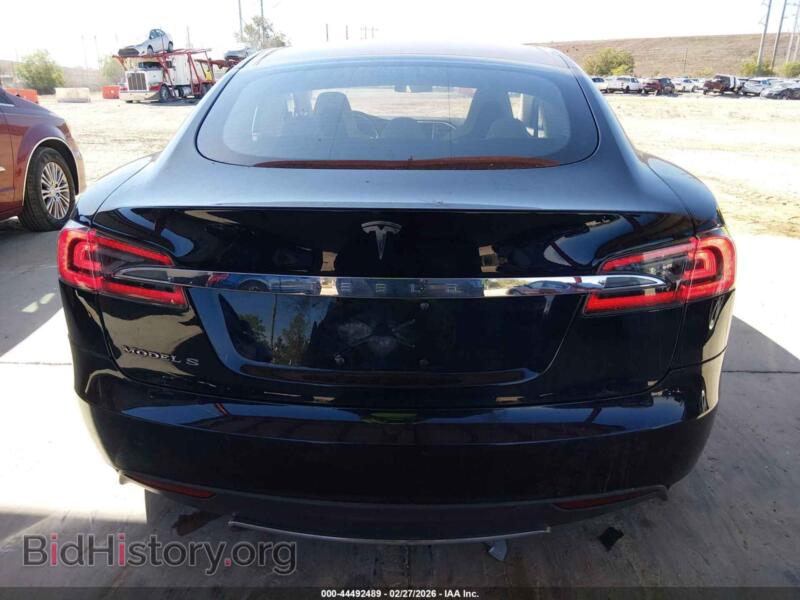 2013 Tesla MODEL S (VIN 5YJSA1CP2DFP04423) — фото 16 из 19