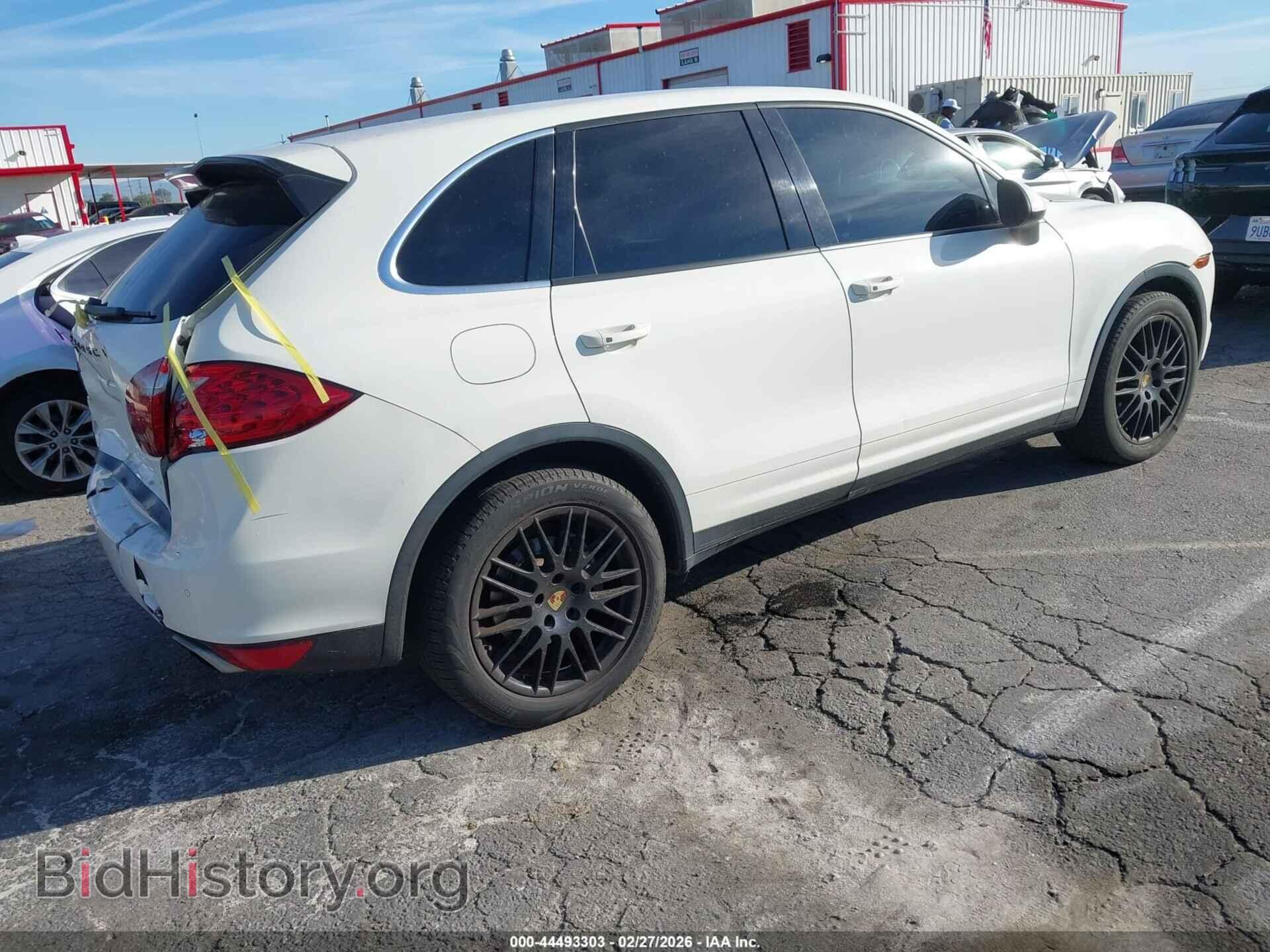 2011 PORSCHE CAYENNE - VIN: WP1AA2A29BLA07073 - Photo 4