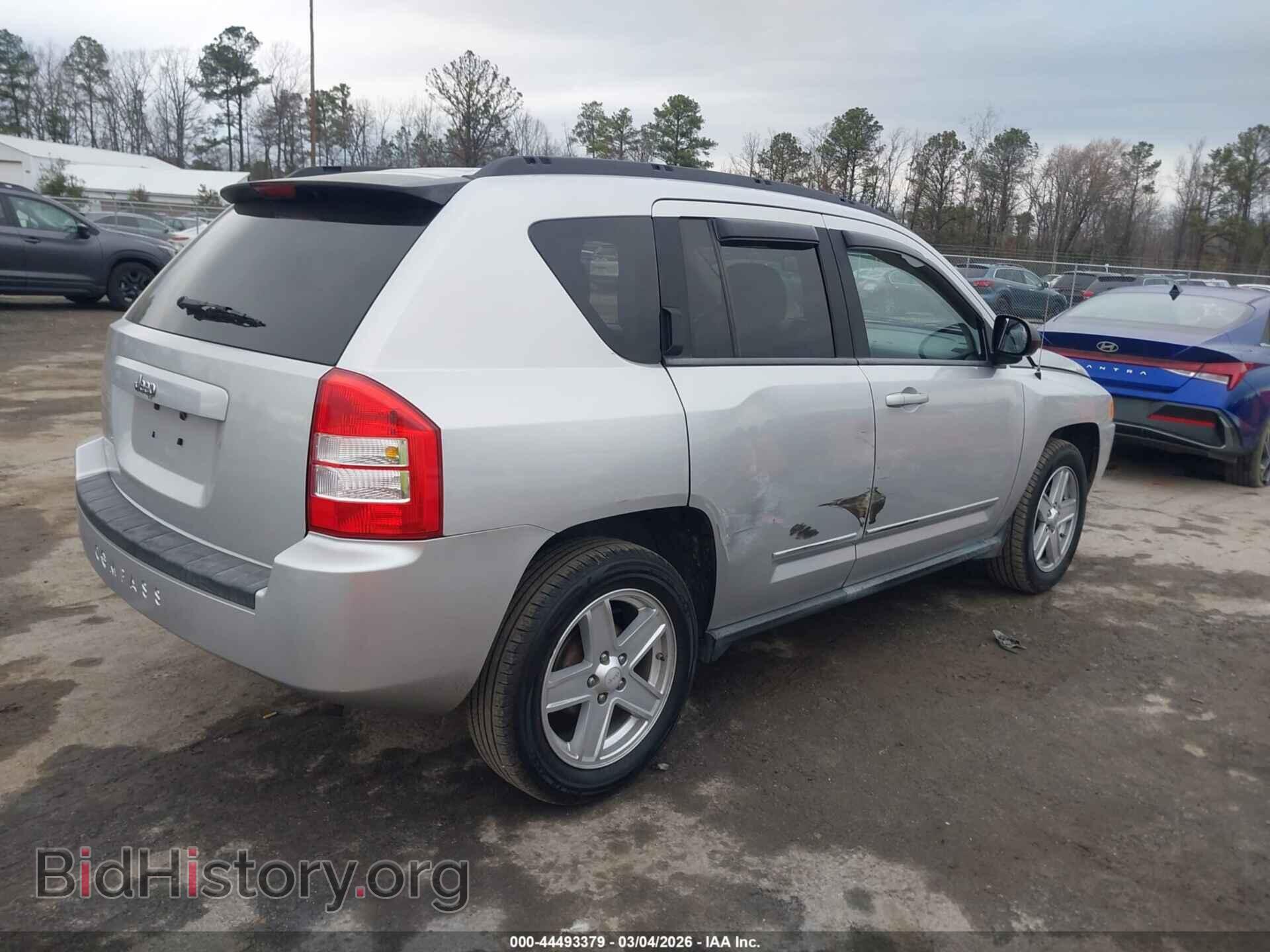 2010 JEEP COMPASS - VIN: 1J4NT4FBXAD502791 - Фото 4