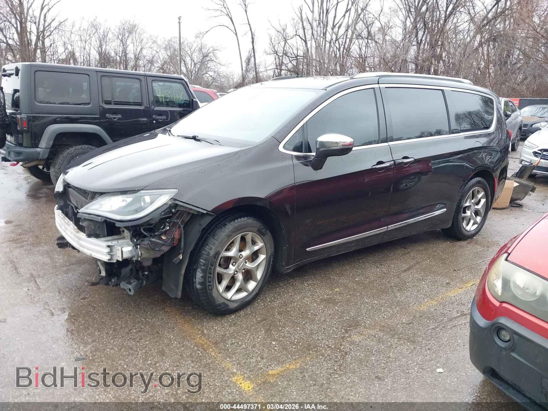 2017 CHRYSLER PACIFICA - VIN: 2C4RC1GG3HR804768 - Photo 2