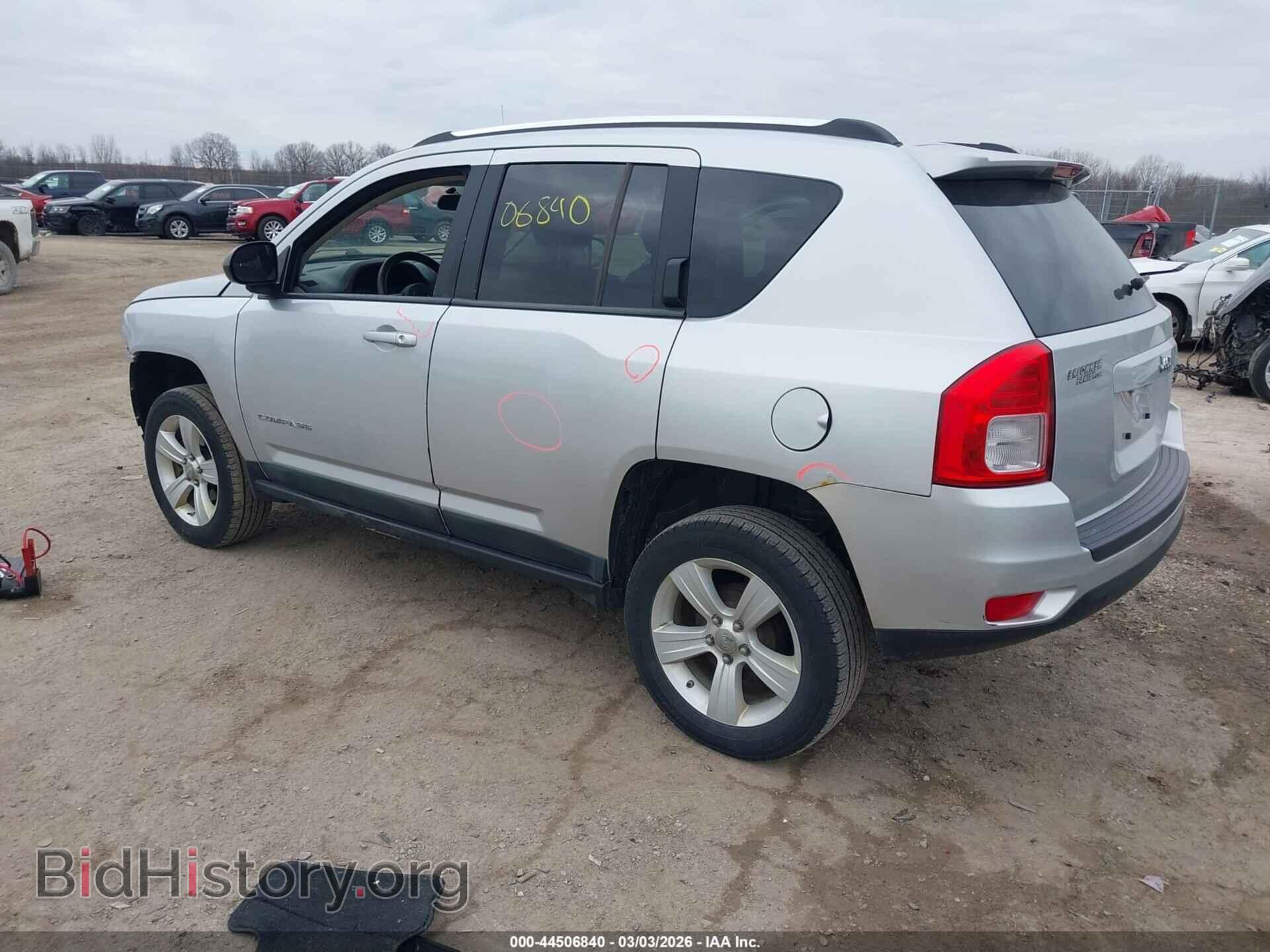 2011 JEEP COMPASS - VIN: 1J4NT1FA4BD290543 - Фото 3