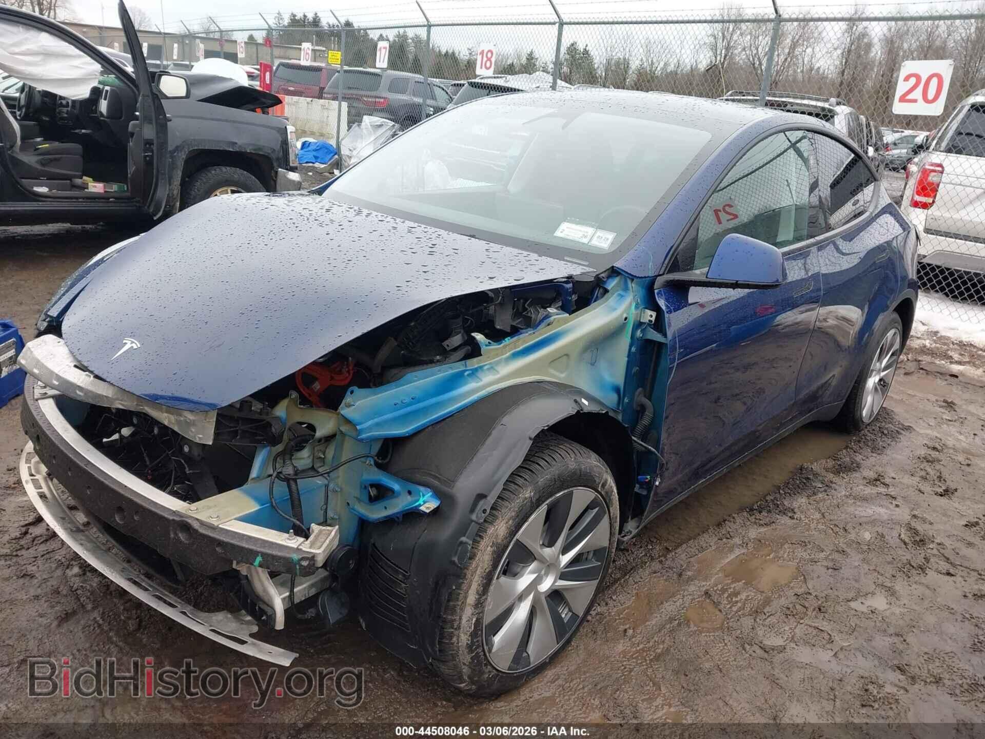 2024 TESLA MODEL Y - VIN: 7SAYGDED1RF009163 - Фото 2