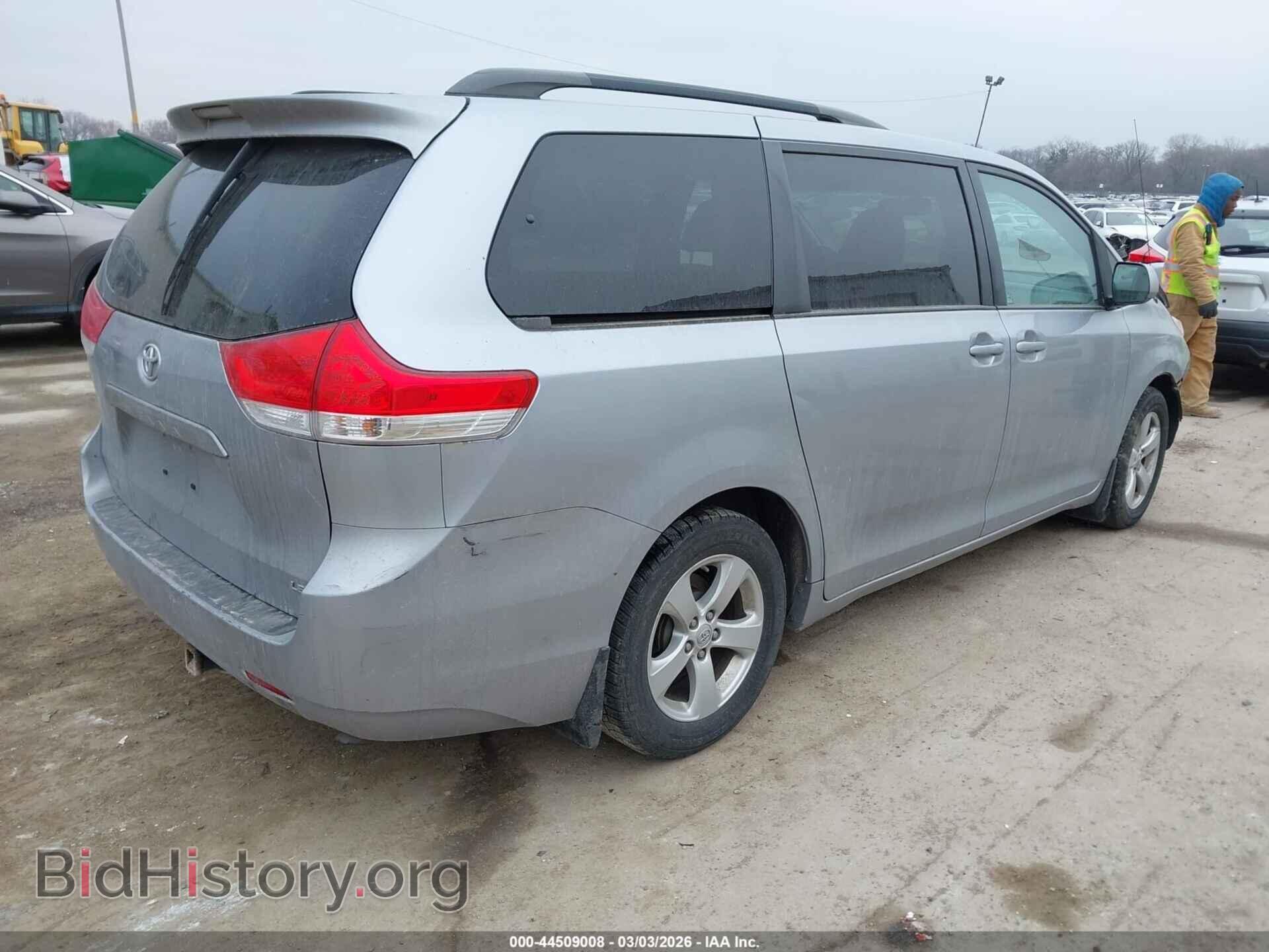 2013 TOYOTA SIENNA - VIN: 5TDKK3DC8DS293965 - Фото 4