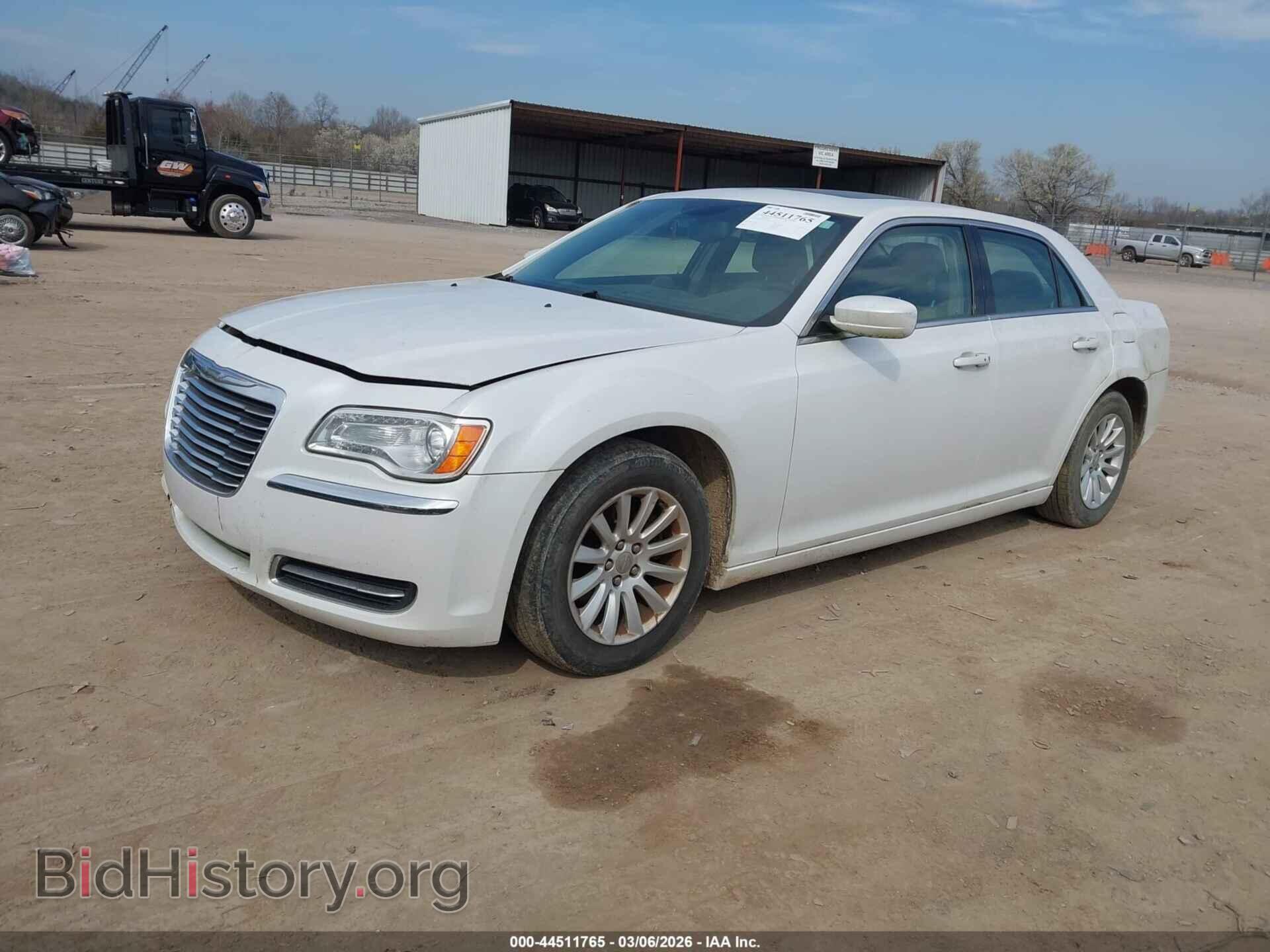 2014 CHRYSLER 300 - VIN: 2C3CCAAG8EH207670 - Фото 2