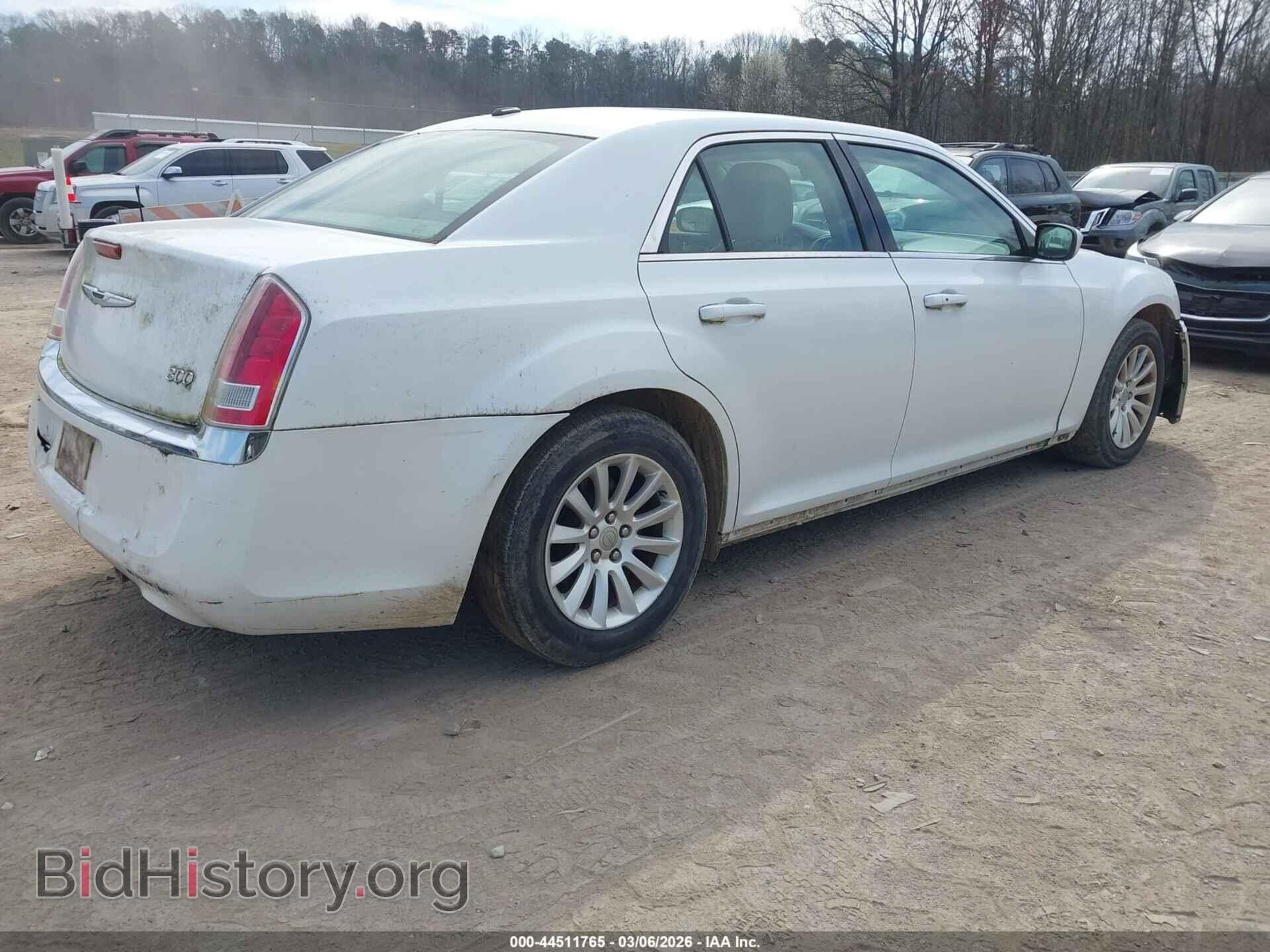 2014 CHRYSLER 300 - VIN: 2C3CCAAG8EH207670 - Фото 4