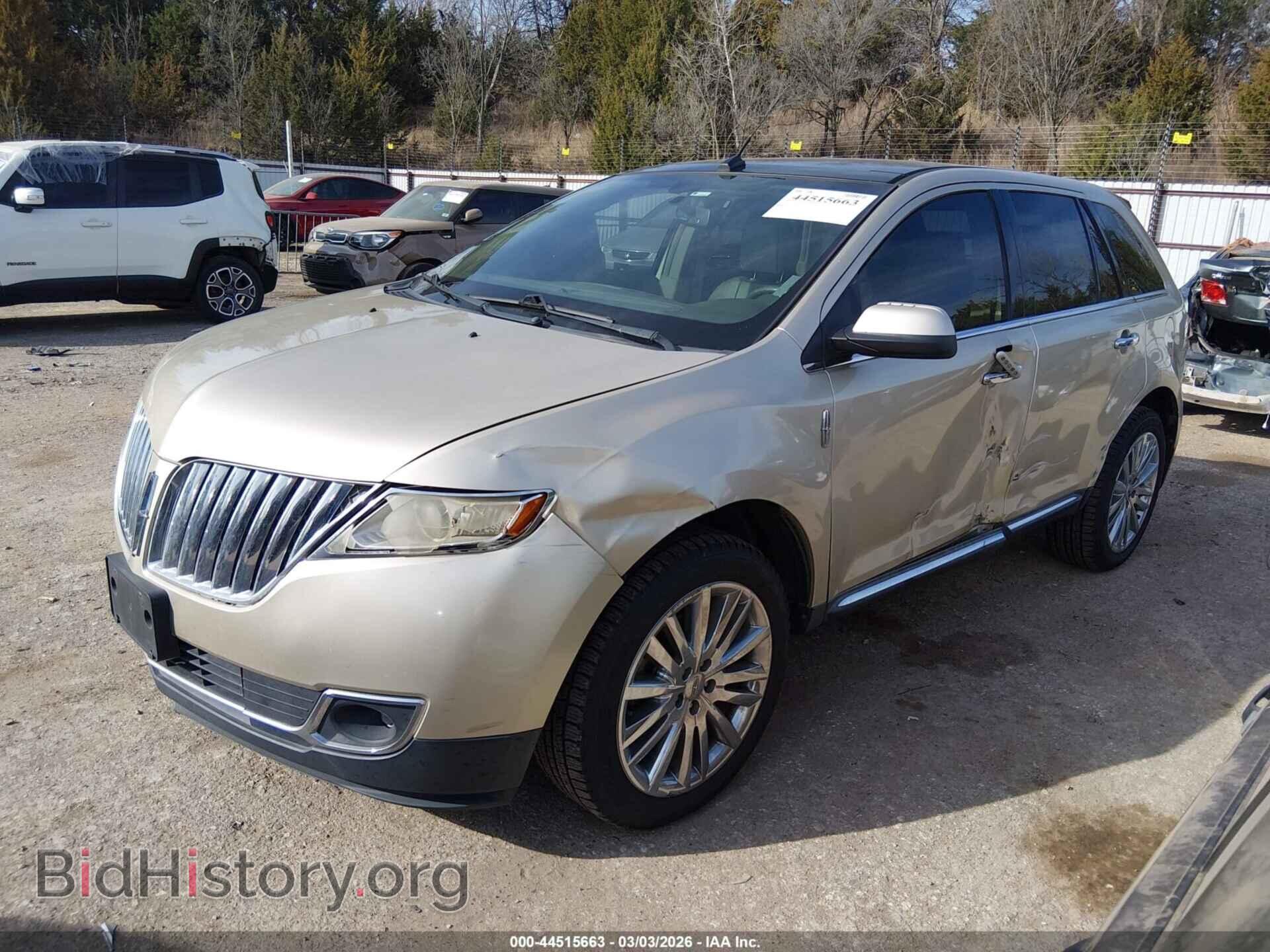 2011 LINCOLN MKX - VIN: 2LMDJ8JK8BBJ27612 - Photo 2