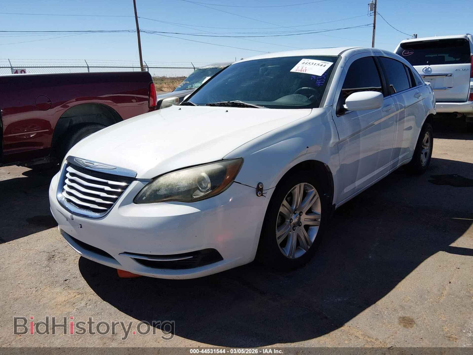 2013 CHRYSLER 200 - VIN: 1C3CCBBB7DN578124 - Фото 2
