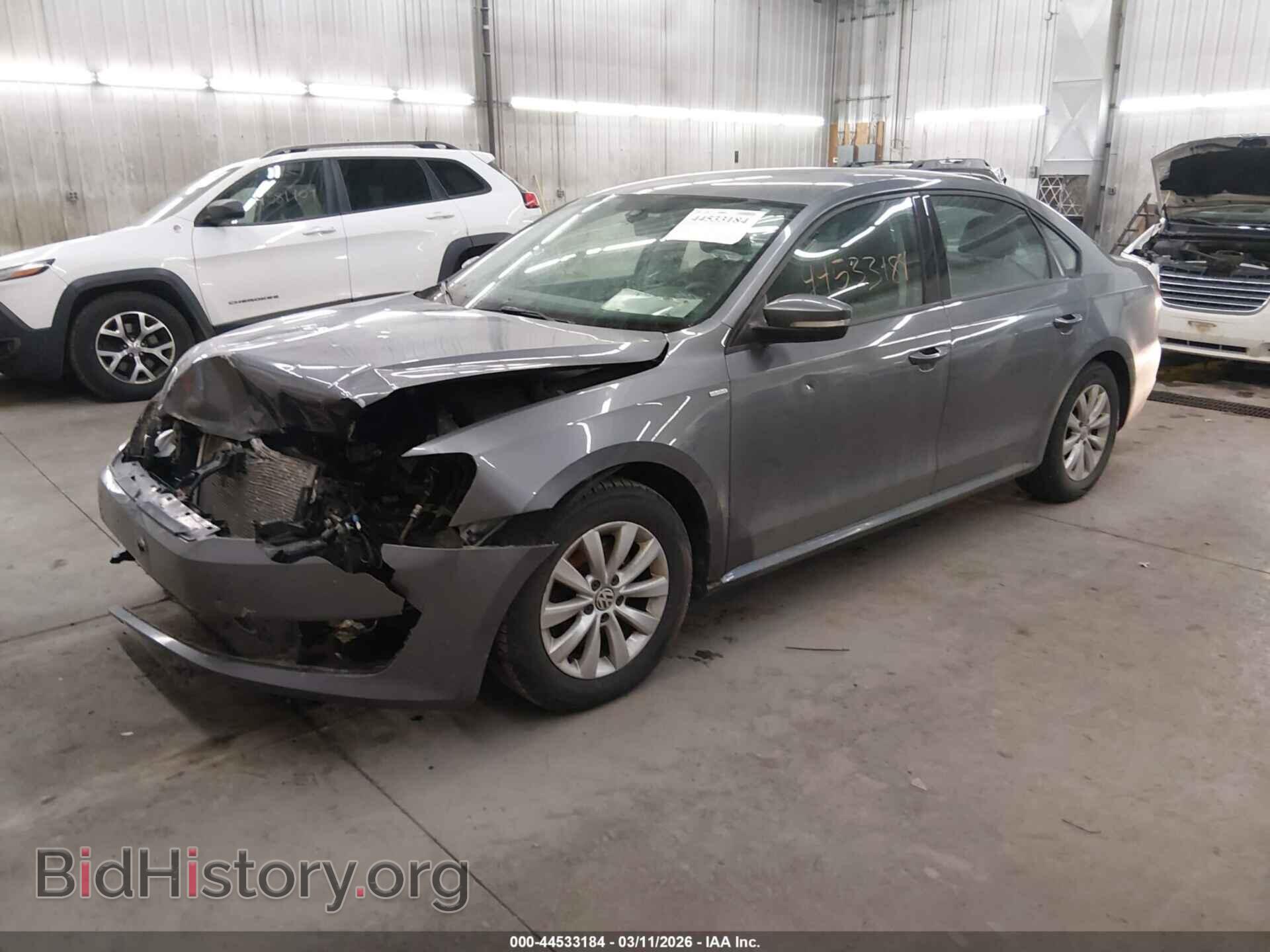2013 VOLKSWAGEN PASSAT - VIN: 1VWAP7A38DC133785 - Photo 2