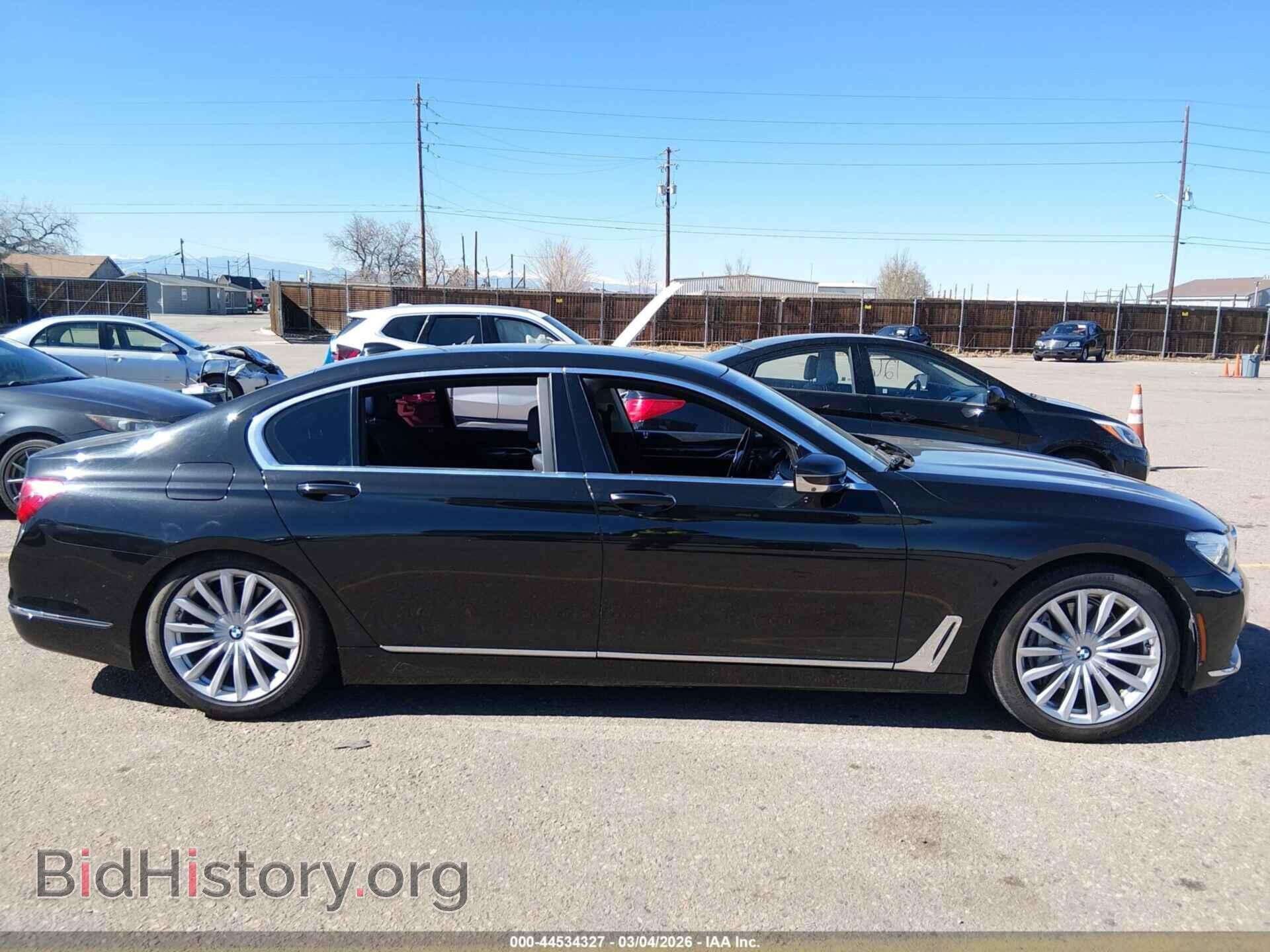 2017 BMW 740I - VIN: WBA7E2C55HG739223 - Фото 13