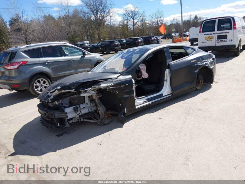 2013 Tesla MODEL S (VIN 5YJSA1CN3DFP05580) — фото 2 из 18