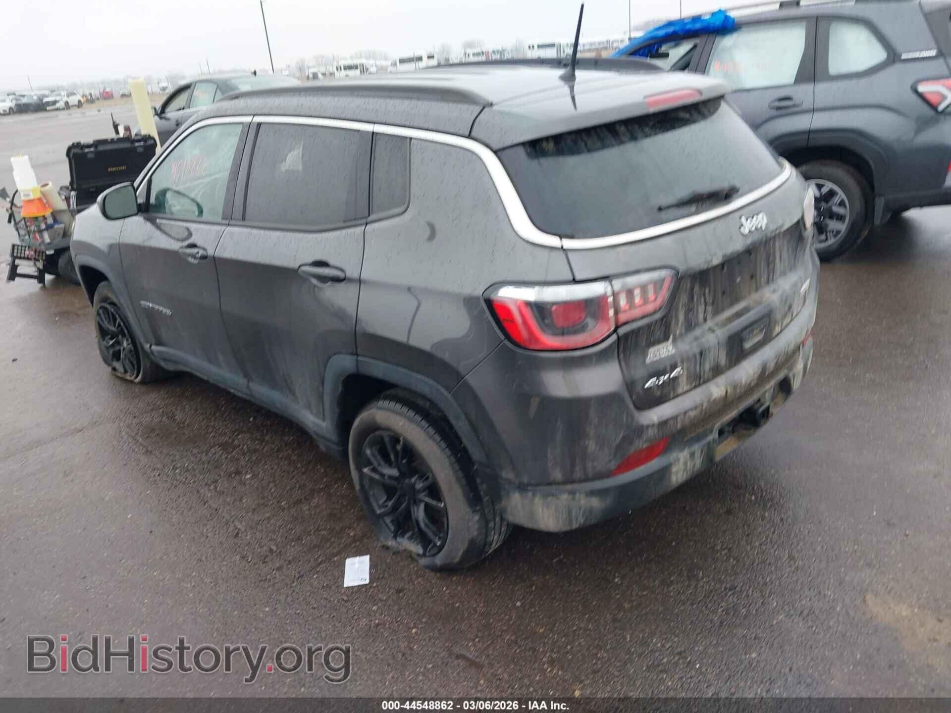 2018 JEEP COMPASS - VIN: 3C4NJDBB1JT199976 - Фото 3