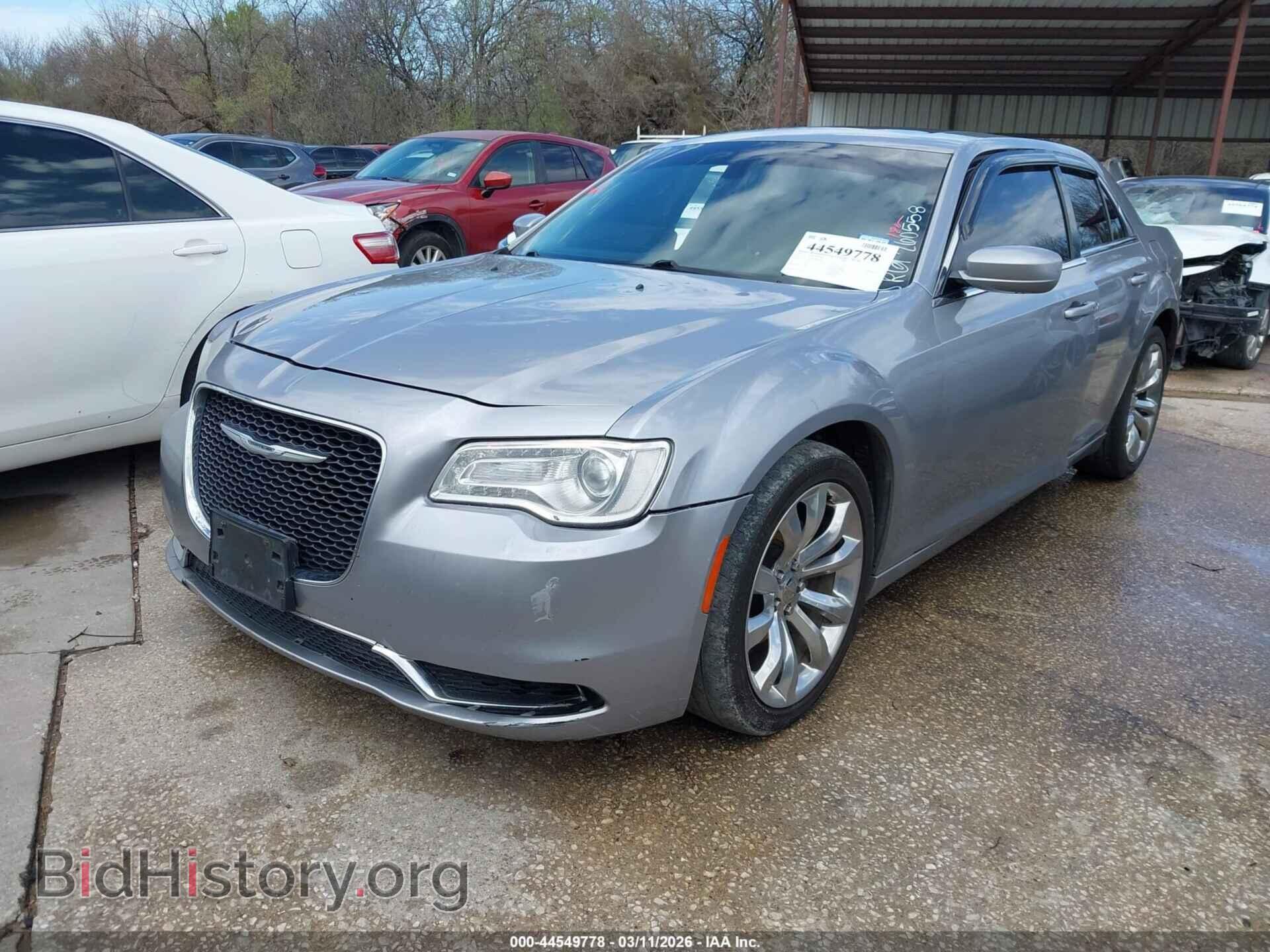 2016 CHRYSLER 300 - VIN: 2C3CCAAG0GH260558 - Фото 2