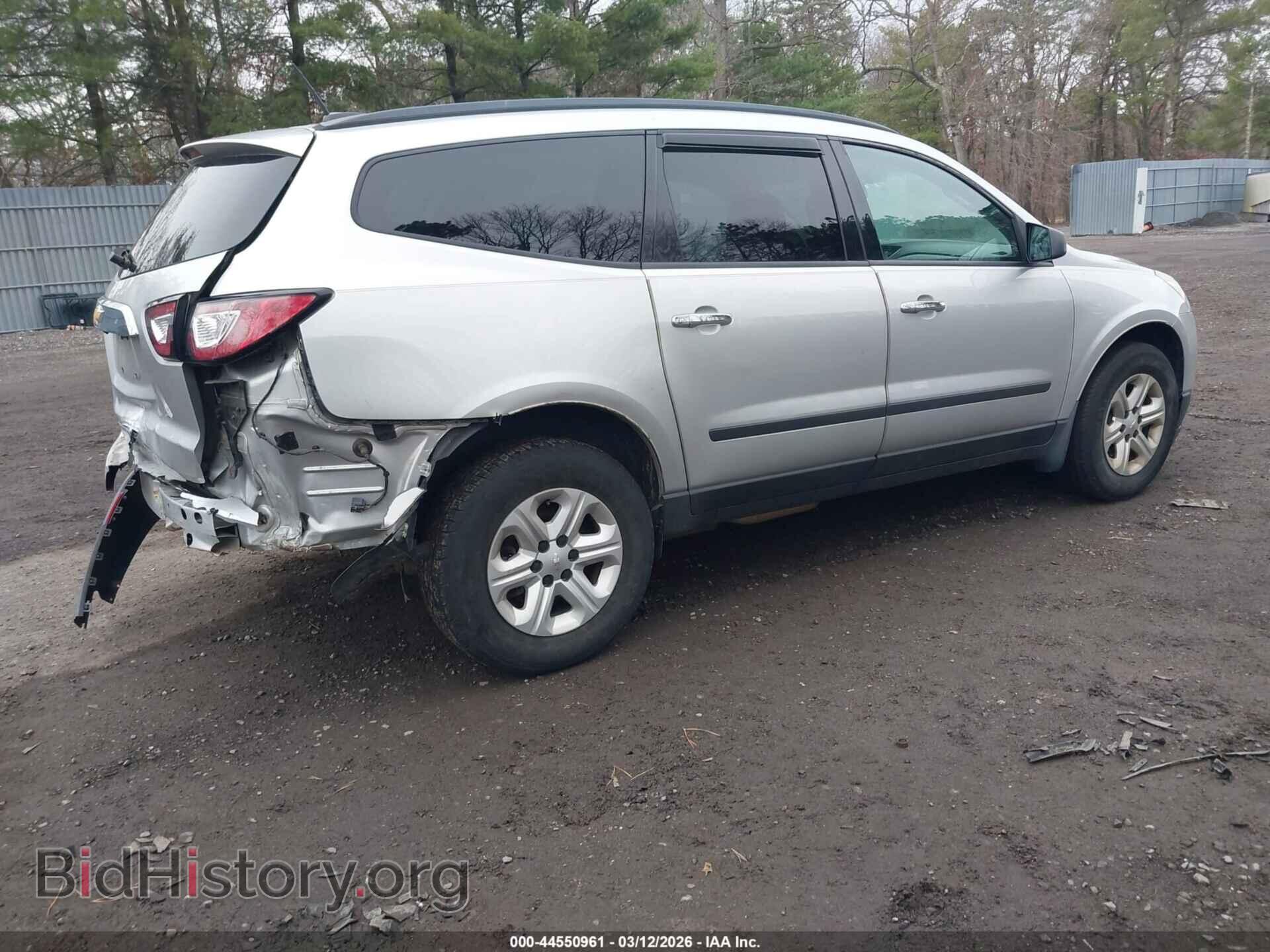 2017 CHEVROLET TRAVERSE - VIN: 1GNKVFKD7HJ346623 - Фото 4