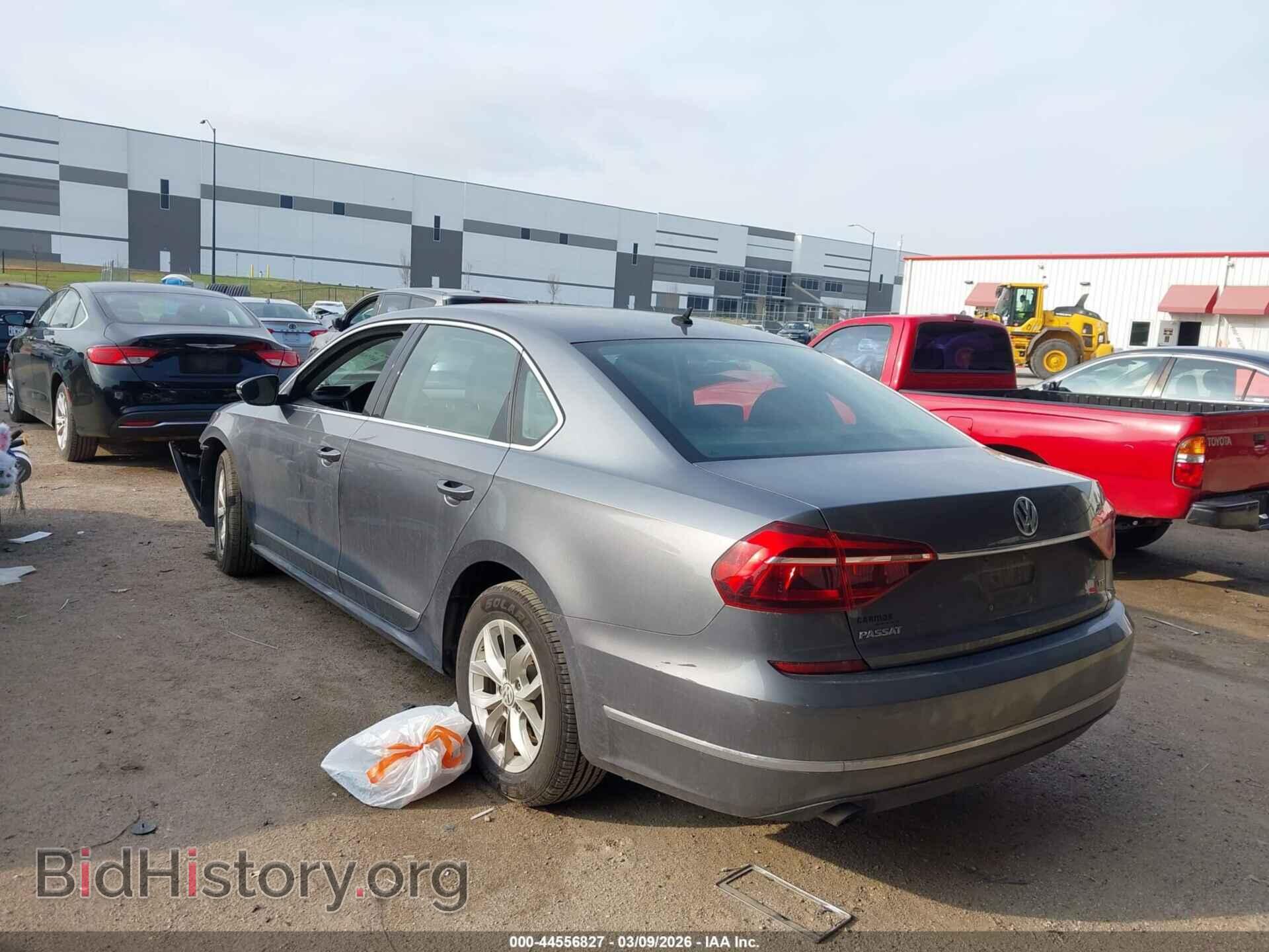 2017 VOLKSWAGEN PASSAT - VIN: 1VWAT7A36HC085236 - Фото 3