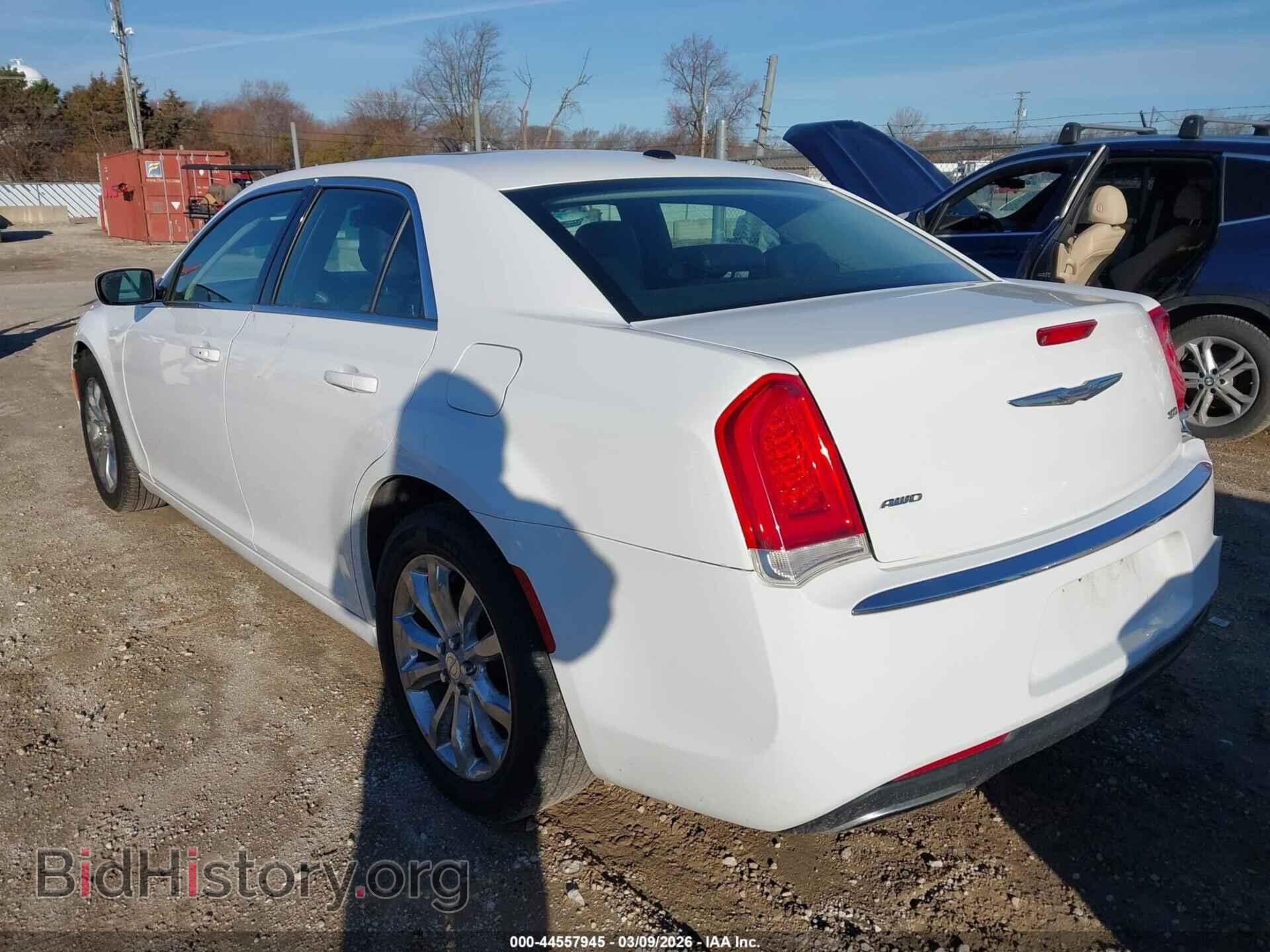 2016 CHRYSLER 300 - VIN: 2C3CCARGXGH262712 - Фото 3