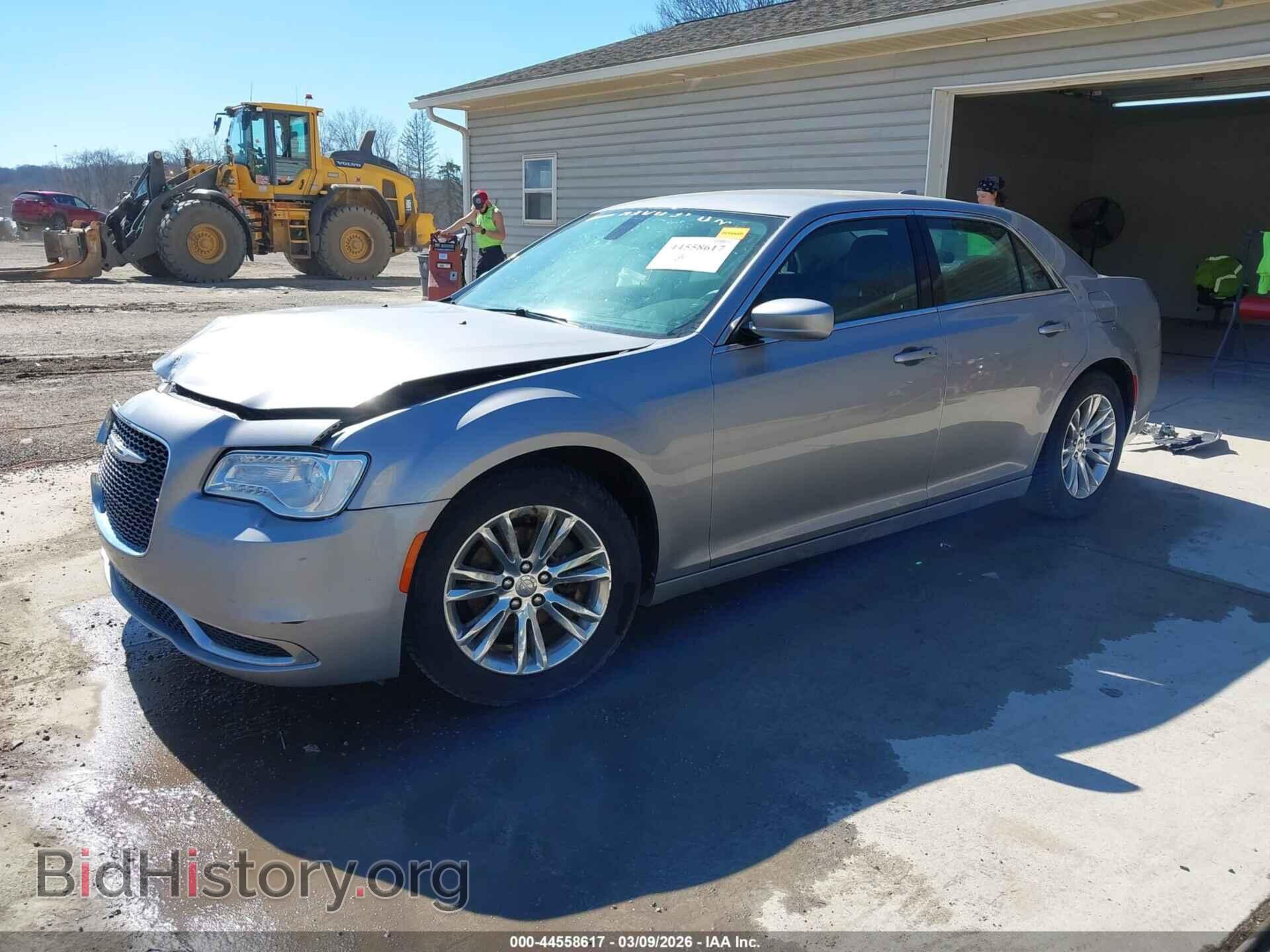 2017 CHRYSLER 300 - VIN: 2C3CCAAG8HH663754 - Фото 2