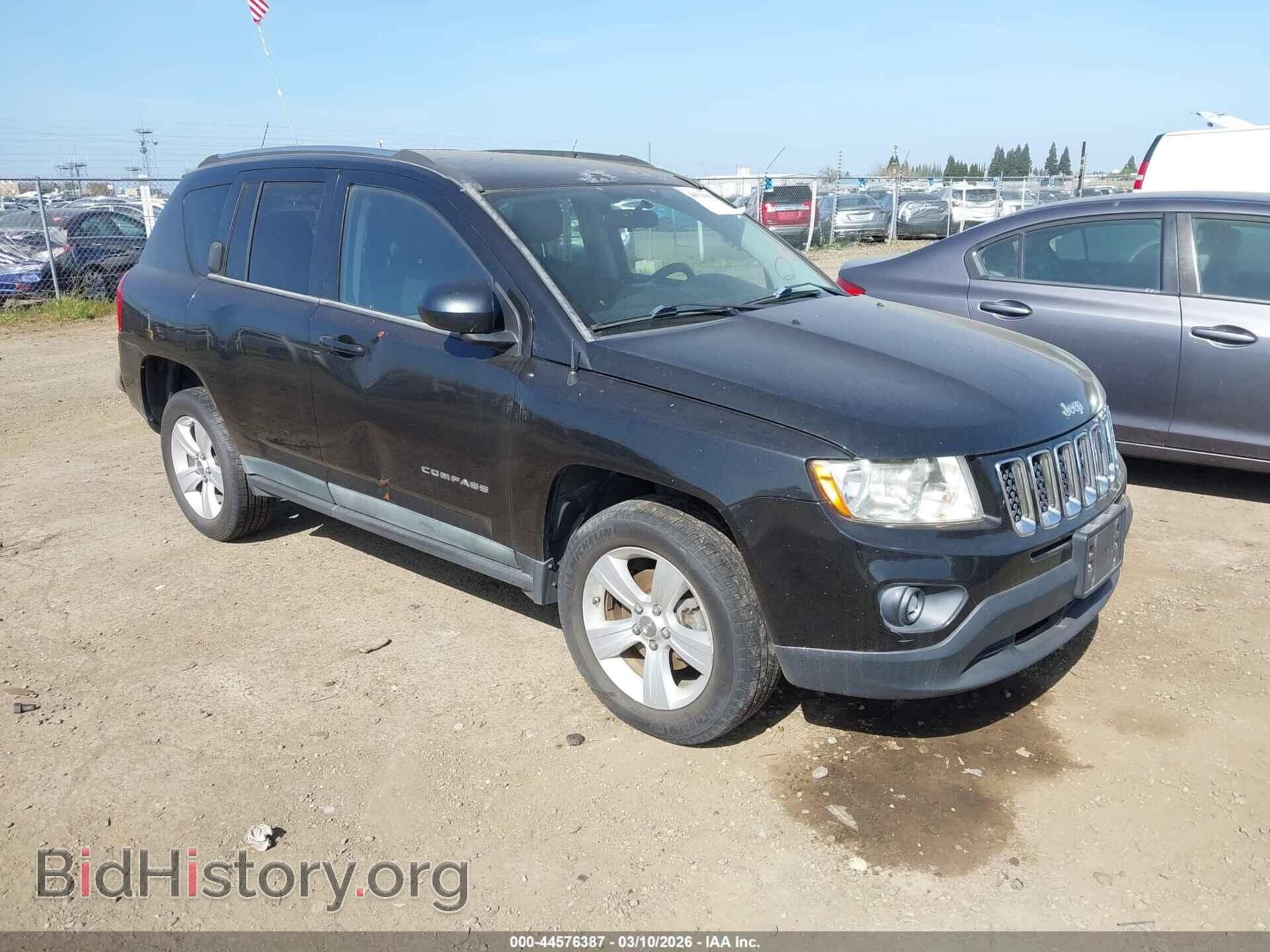 Photo 1J4NT1FB0BD226749 - JEEP COMPASS 2011