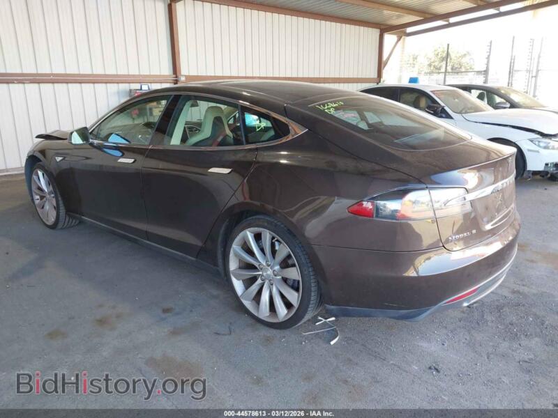 2013 Tesla MODEL S (VIN 5YJSA1DN6DFP06074) — фото 3 из 17