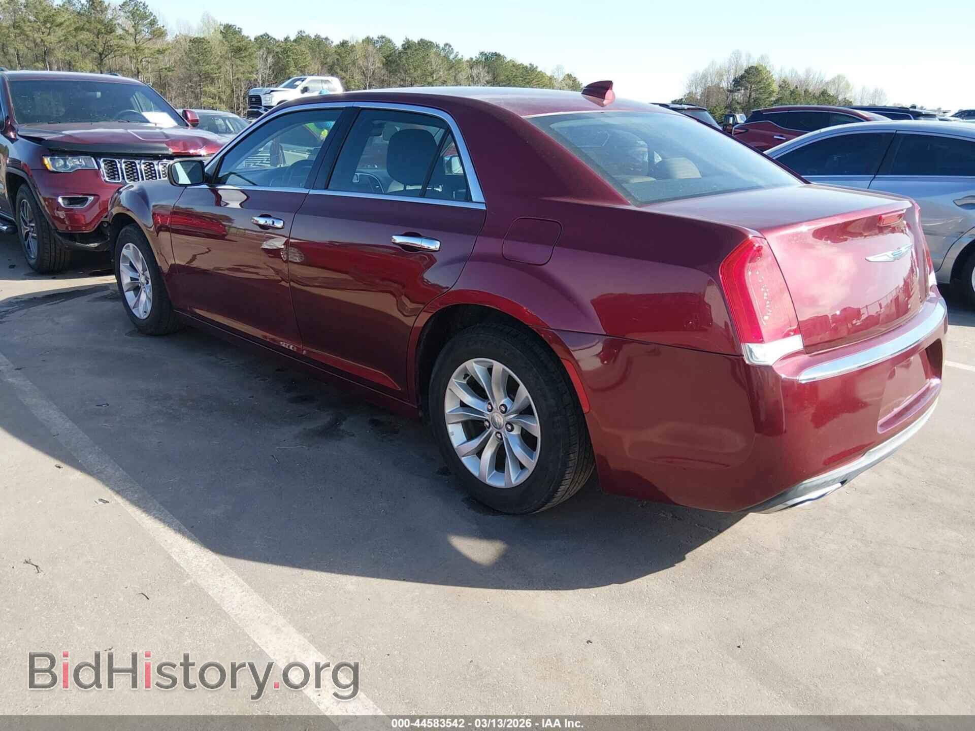 2018 CHRYSLER 300 - VIN: 2C3CCAAG4JH320350 - Фото 3