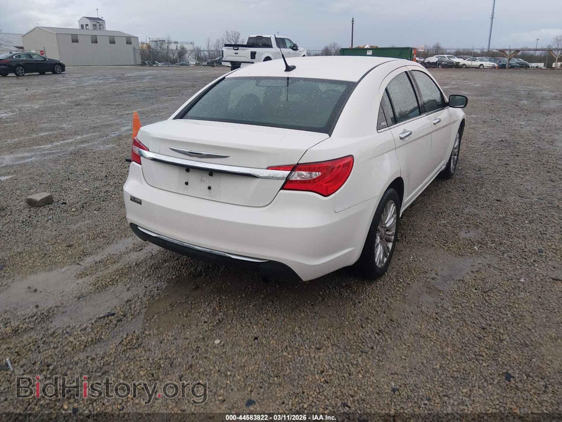2011 CHRYSLER 200 - VIN: 1C3BC2FB5BN500718 - Фото 4
