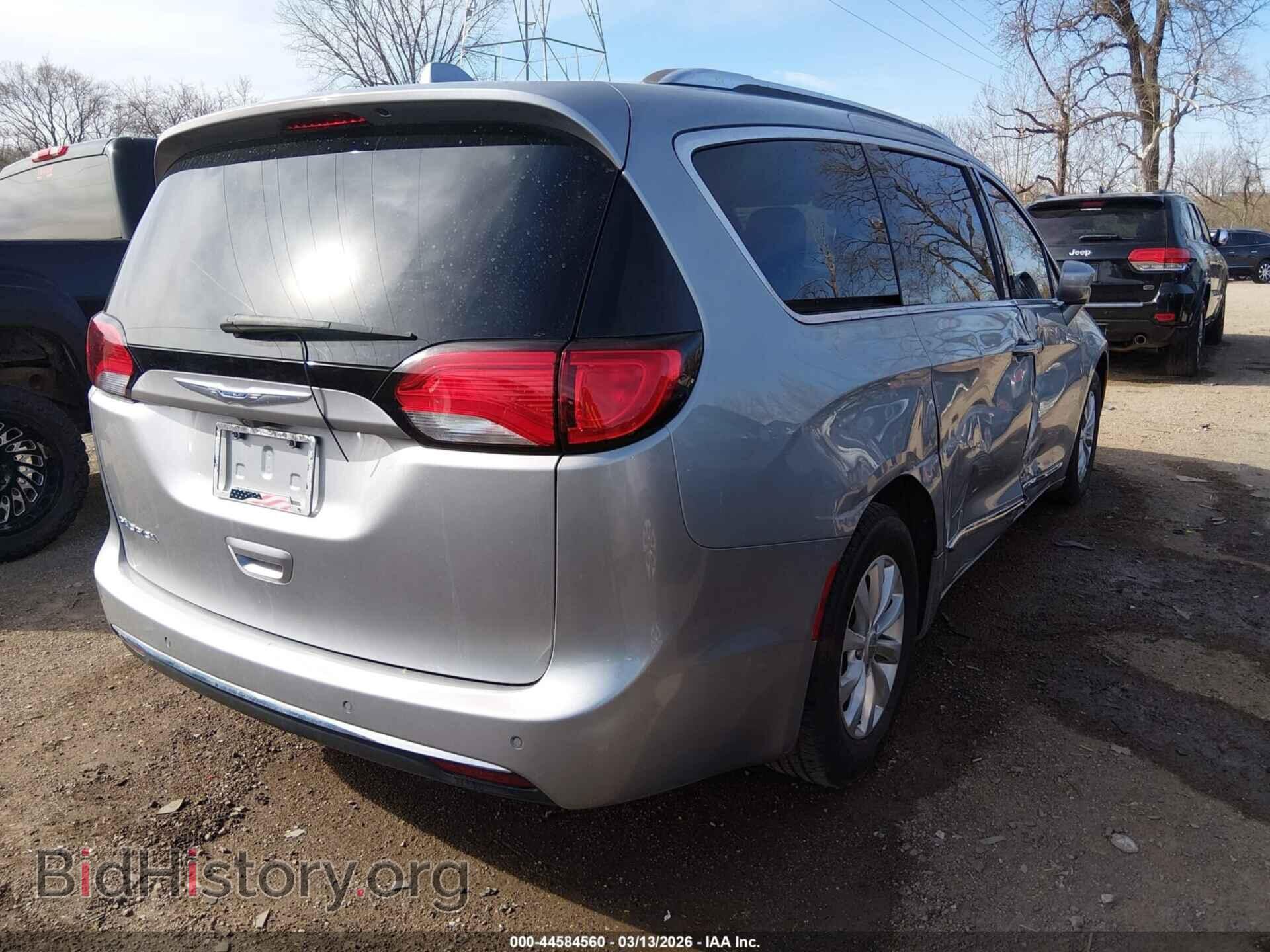 2018 CHRYSLER PACIFICA - VIN: 2C4RC1BGXJR217304 - Фото 4