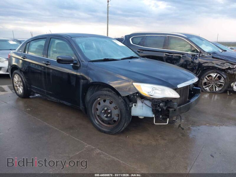 2014 Chrysler 200 LX (VIN 1C3CCBAB2EN207374) — фото 1 из 17, IAAI, повреждение: левая передняя часть