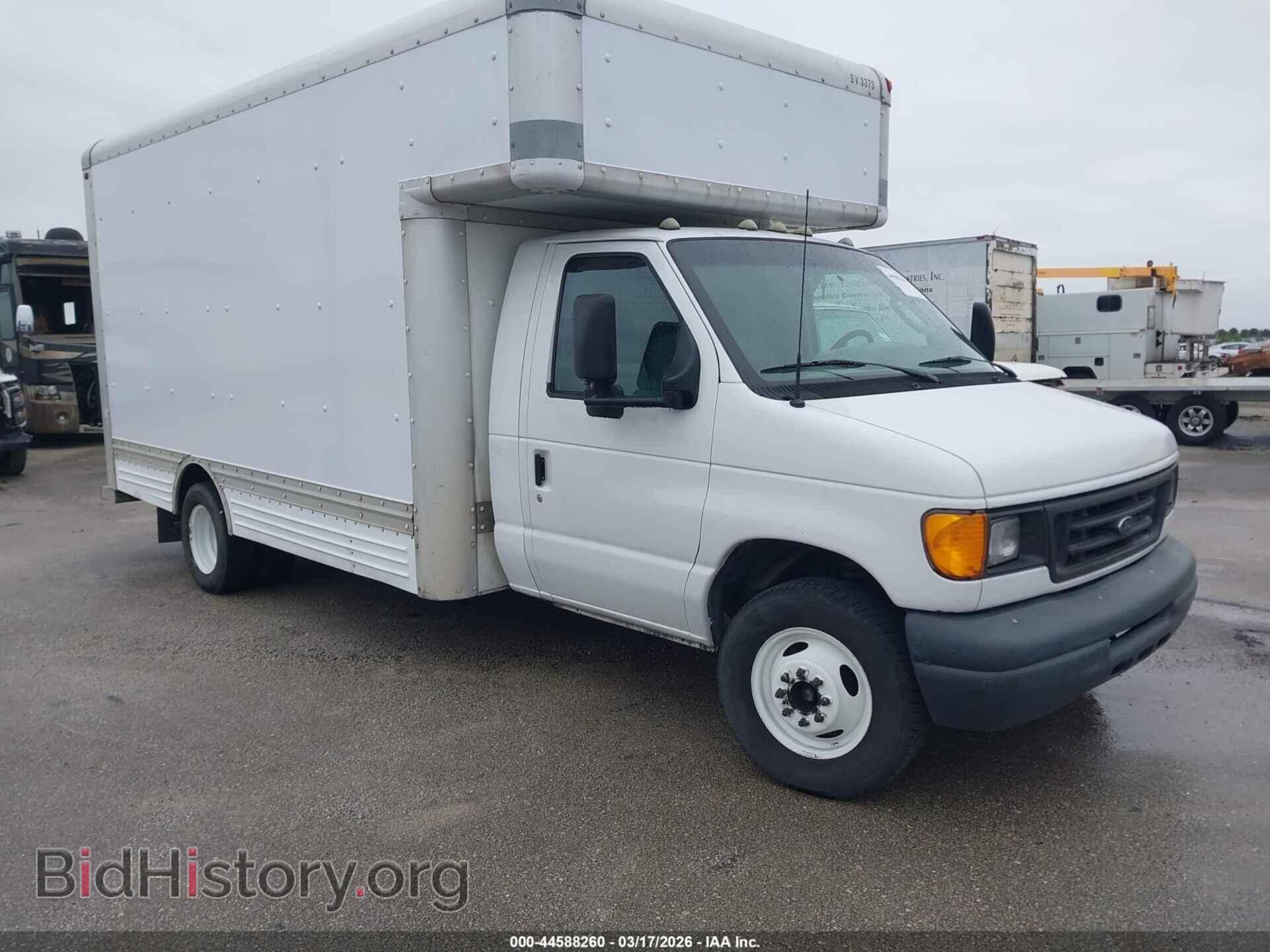 Photo 1FDXE45SX7DA17825 - FORD E-450 CUTAWAY 2007