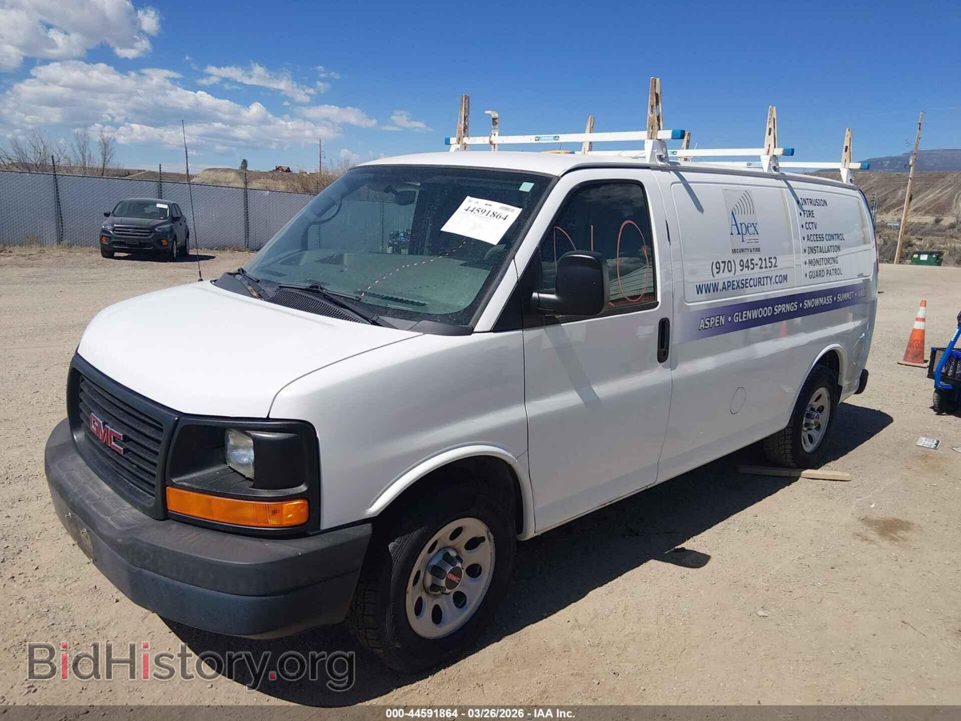 2014 GMC SAVANA 1500 - VIN: 1GTS8AF42E1170959 - Photo 2