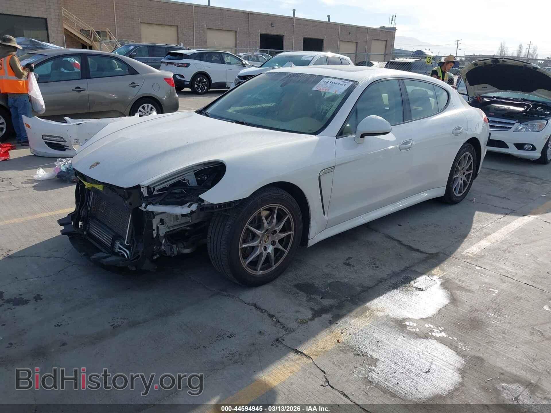 2011 PORSCHE PANAMERA - VIN: WP0AA2A77BL015301 - Photo 2