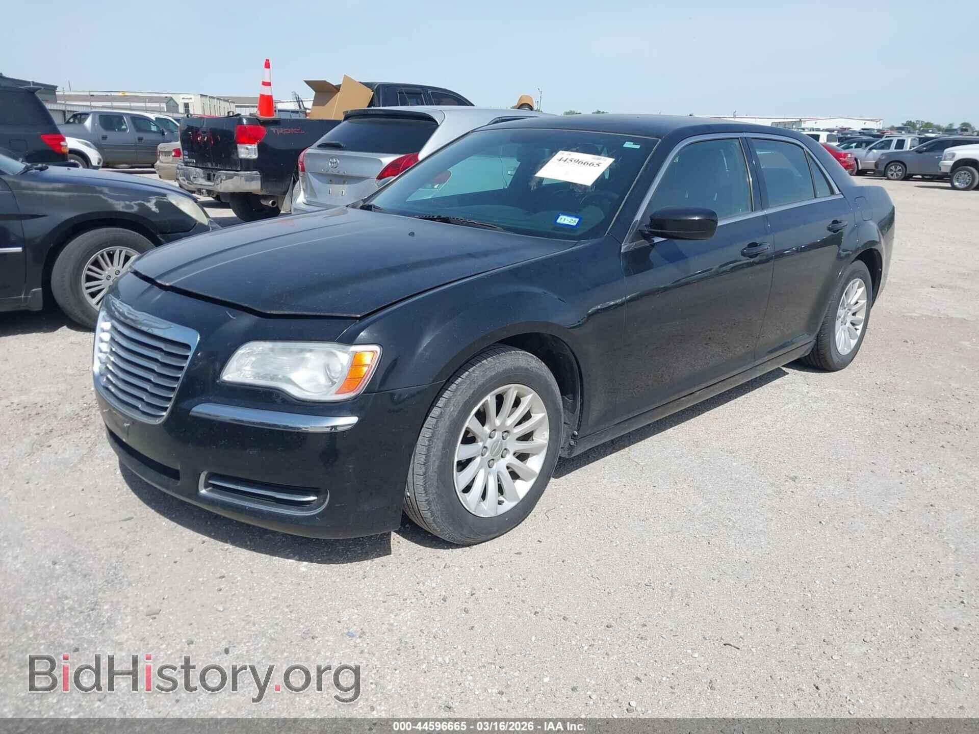 2014 CHRYSLER 300 - VIN: 2C3CCAAG3EH228863 - Фото 2