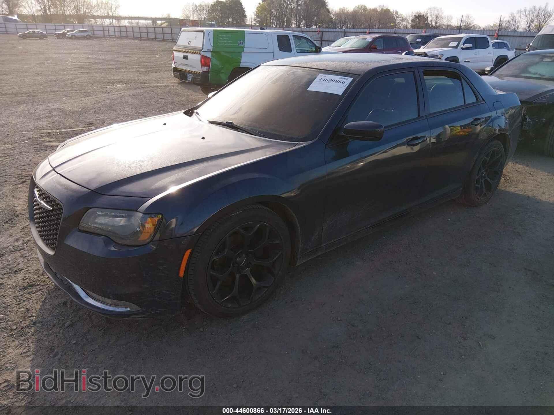 2019 CHRYSLER 300 - VIN: 2C3CCABG9KH559540 - Фото 2